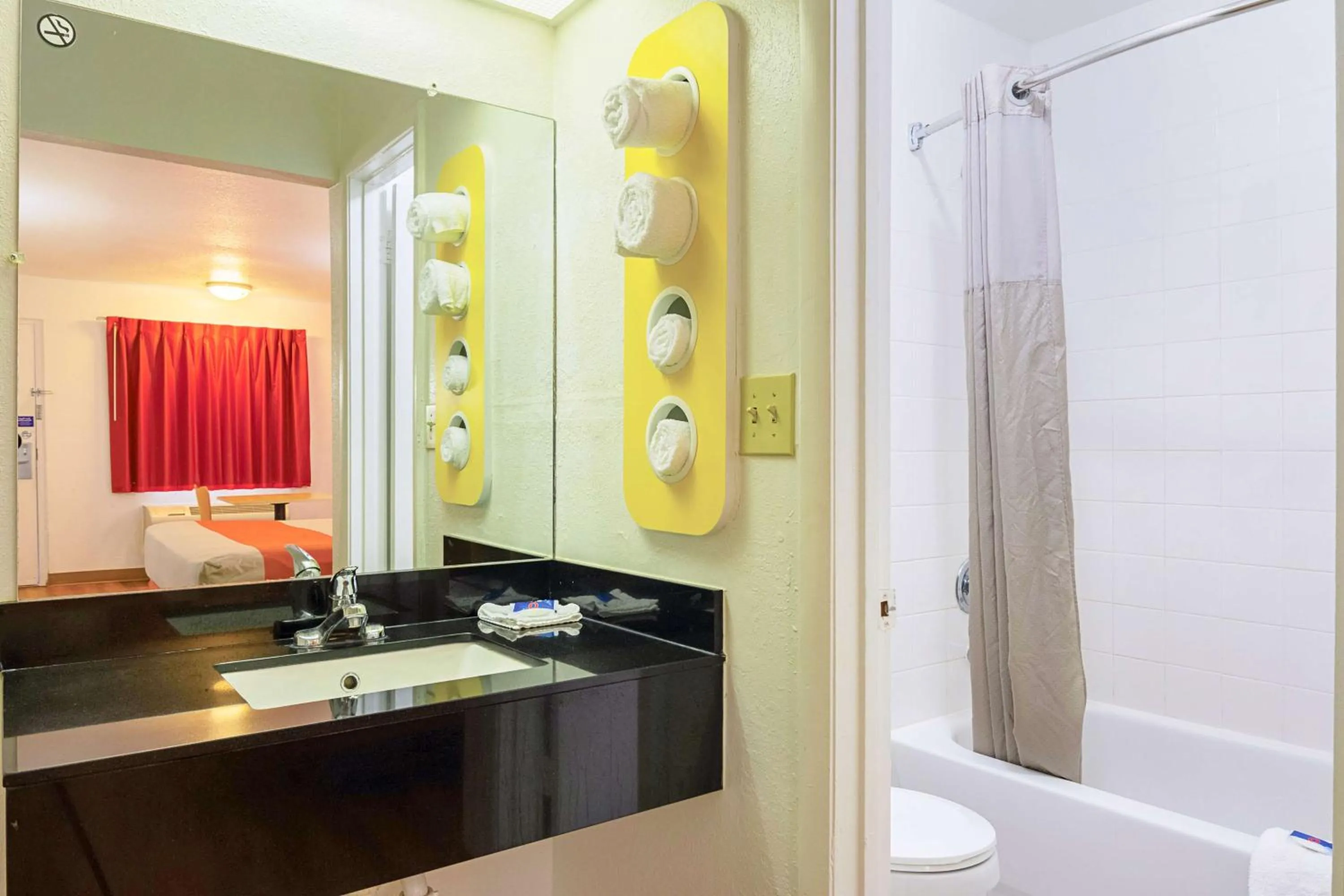 King Room - Non-Smoking in Motel 6-Gainesville, GA