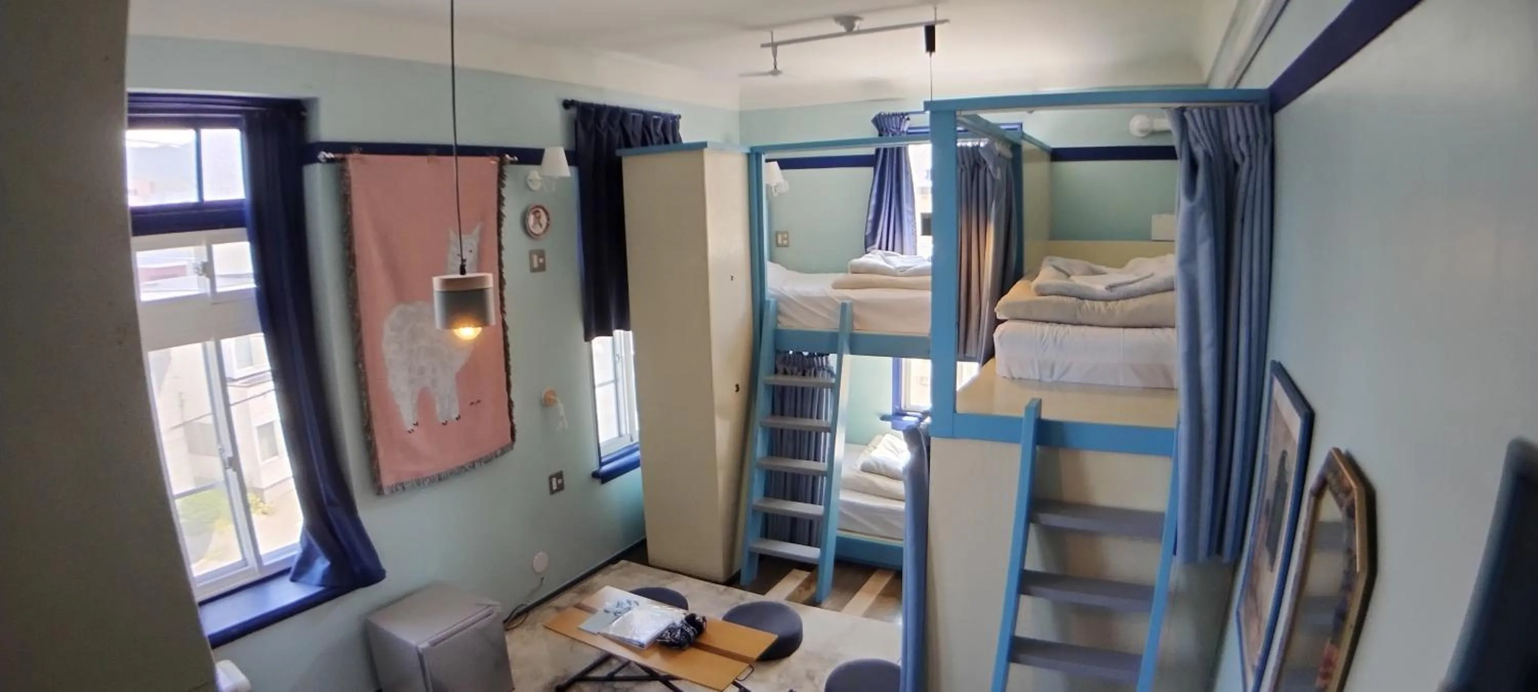 Family Room with Shared Bathroom in Little Barrel