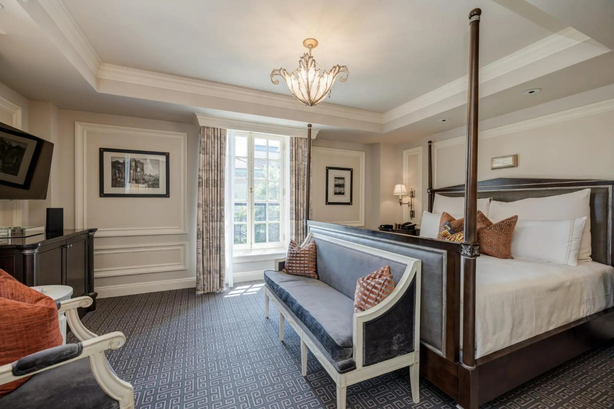 Deluxe Suite in The Jefferson Hotel