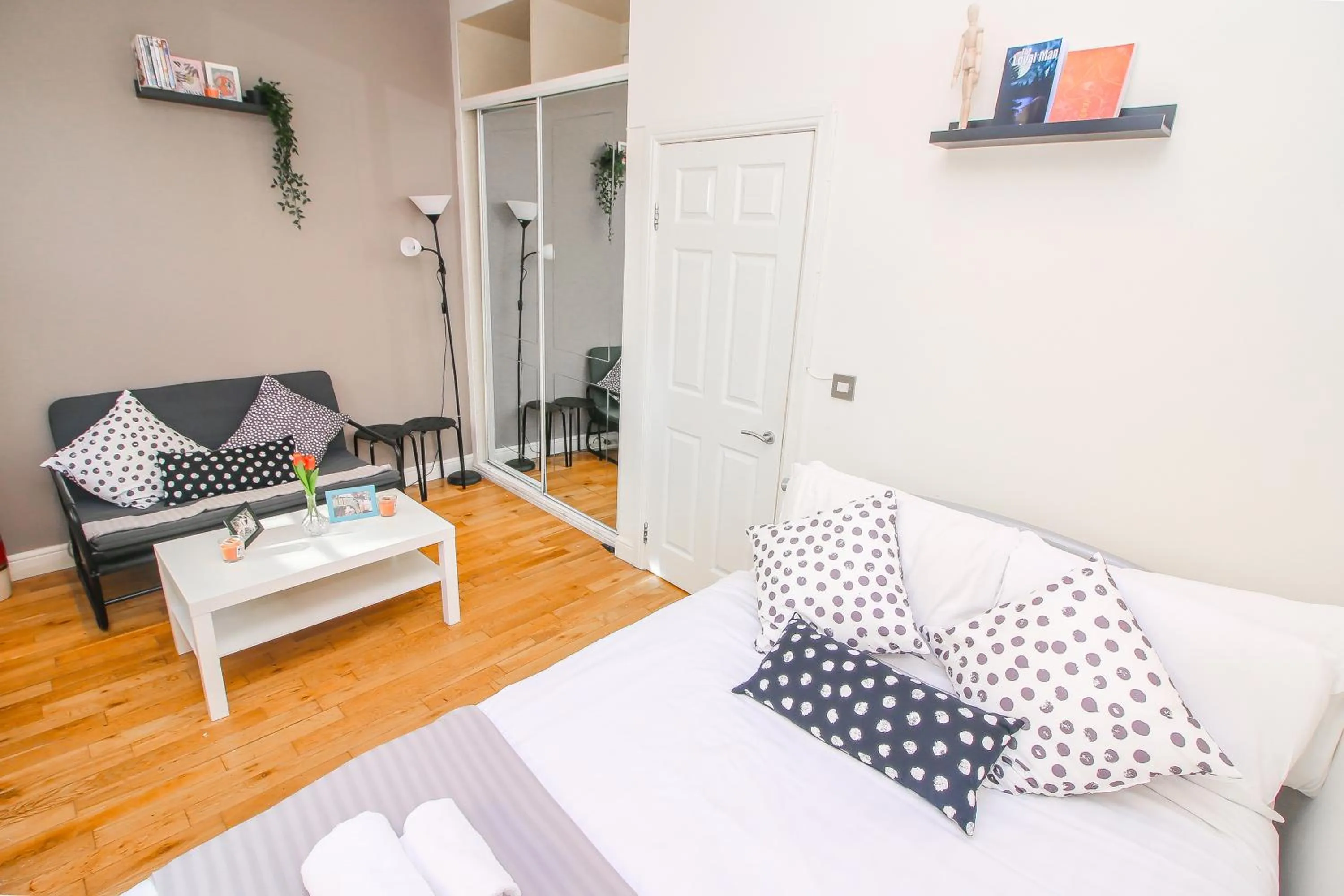 Studio Apartment in Studio Flat near Liverpool st & Shoreditch London.