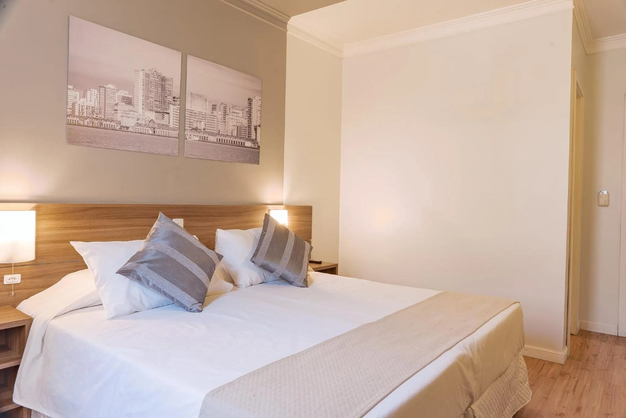 Superior Double Room in Açores Premium- 5 Minutos do Moinhos de Vento