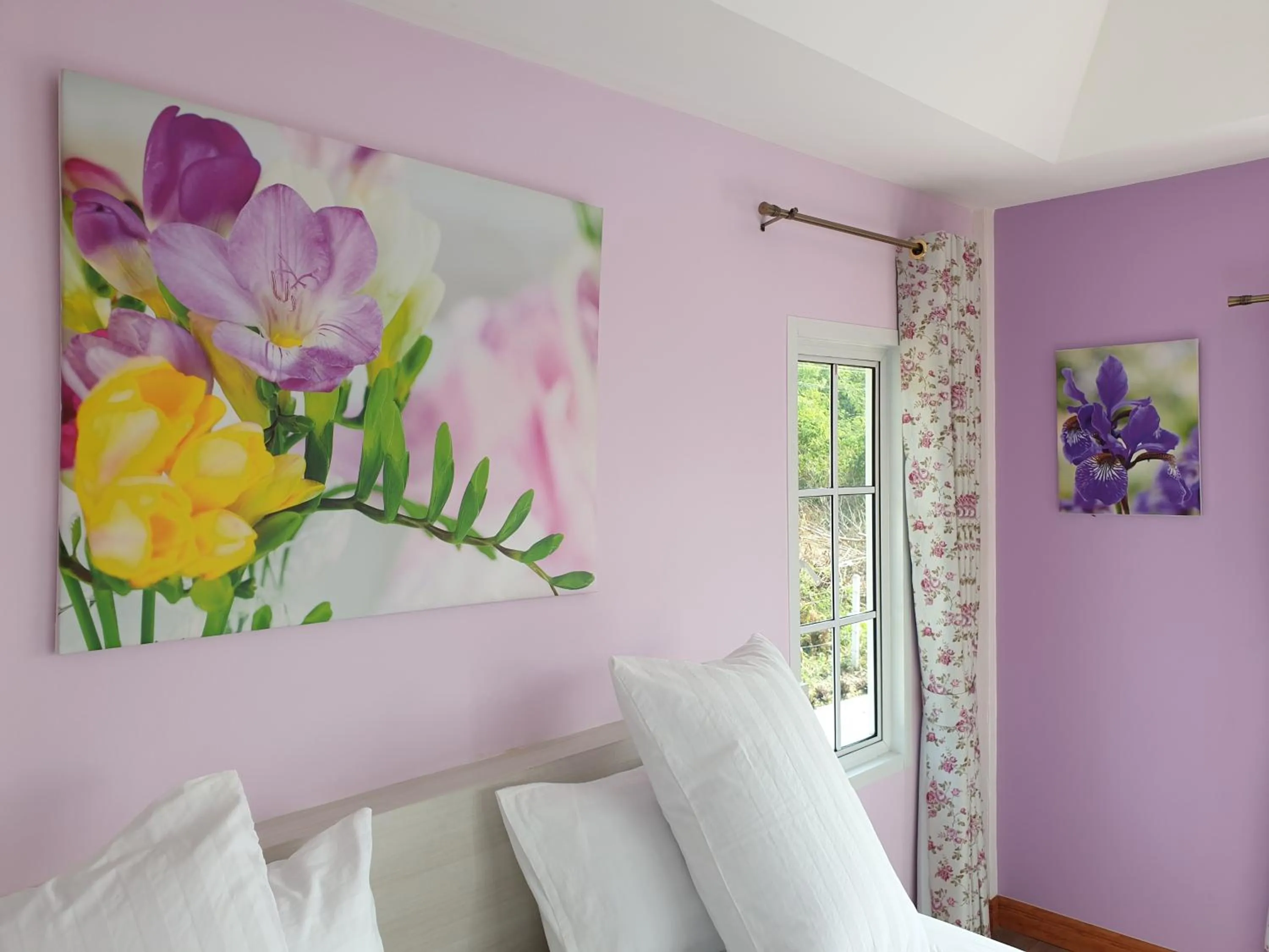 King Room with Balcony in Bunny Hill Resort