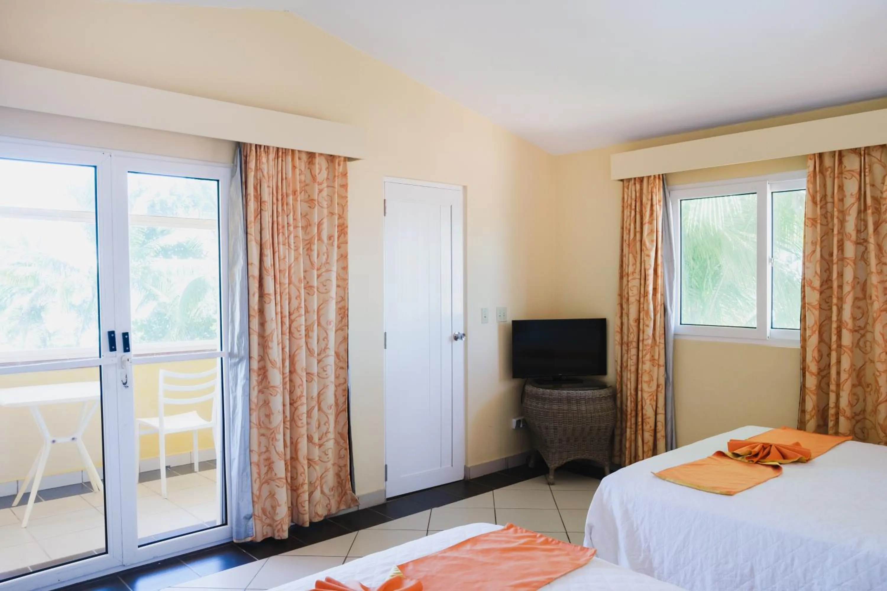 Oceanfront master suite with balcony in Las Olas Beach Resort