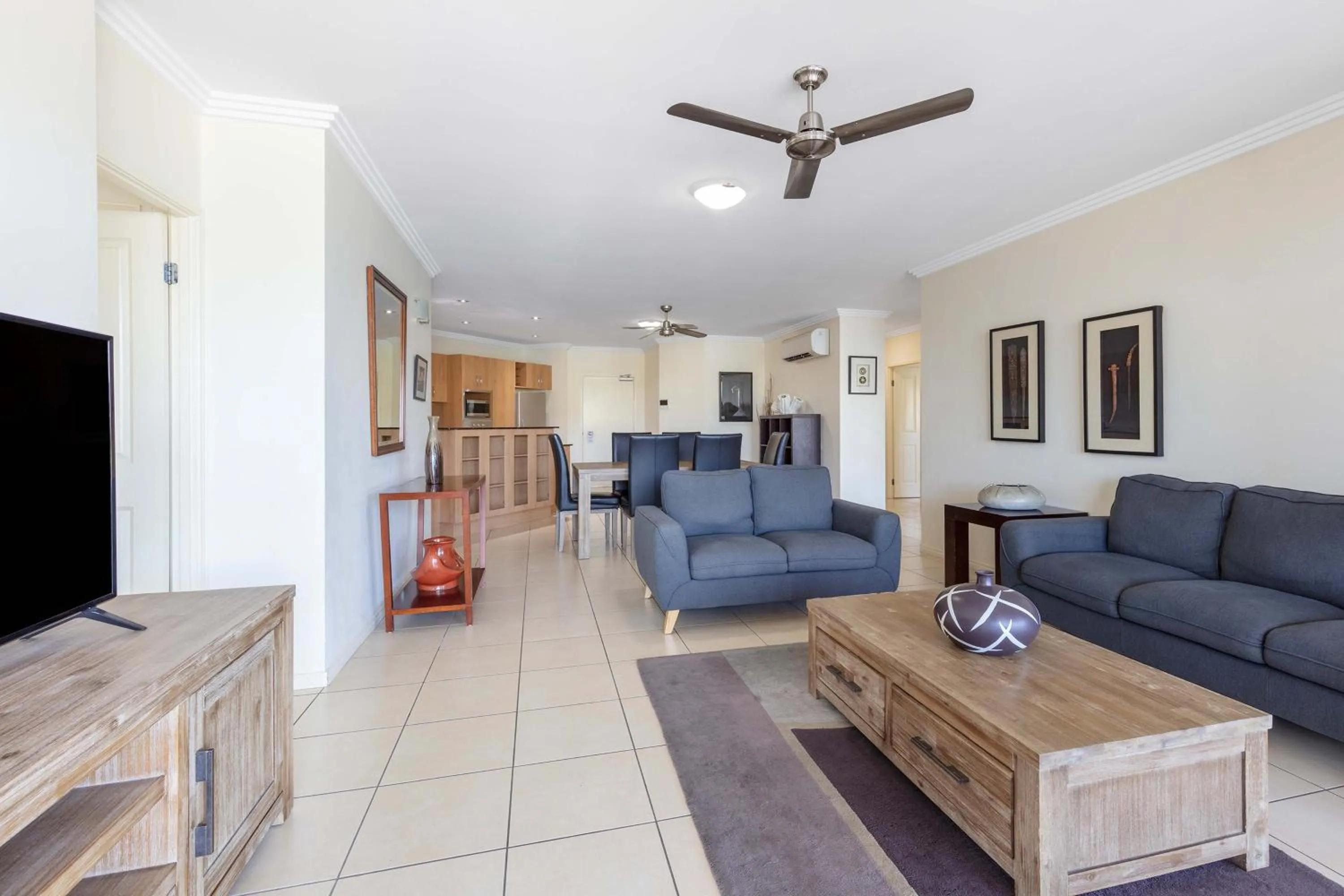 Three-Bedroom Apartment with Water View in Piermonde Apartments Cairns