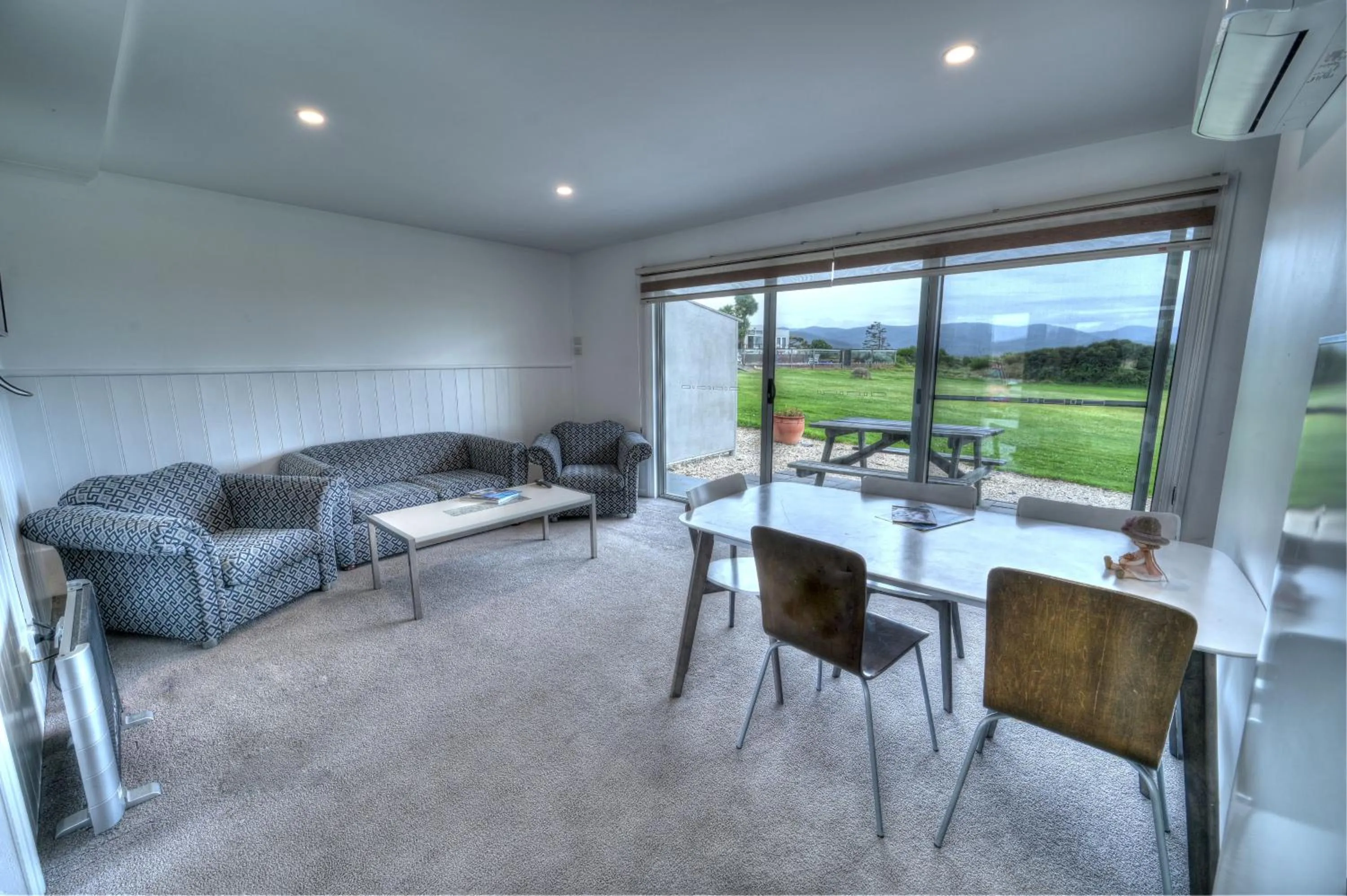 Three-Bedroom Apartment in Diamond Island Resort, Restaurant & Bar and Penguin Show