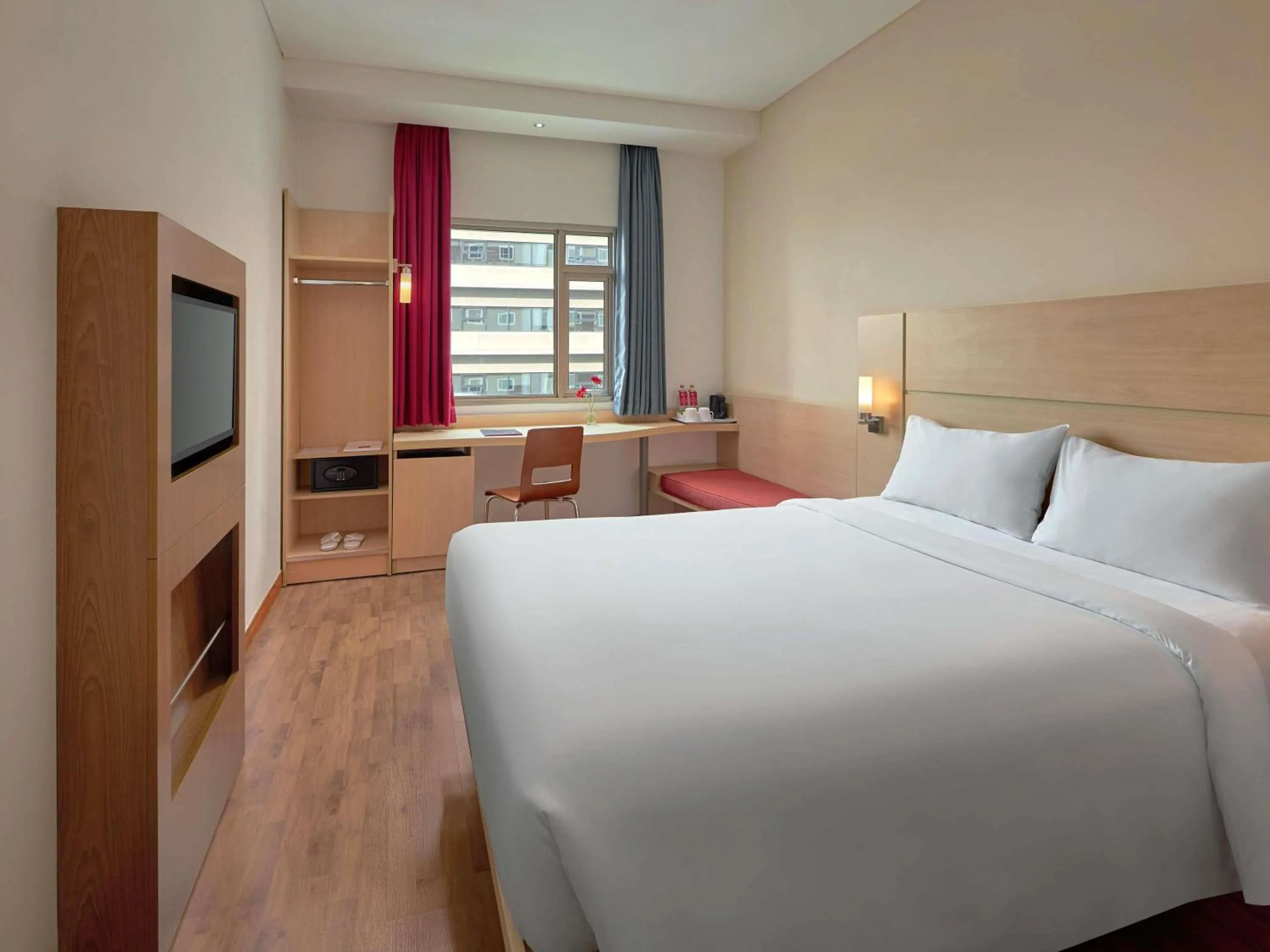 Standard Double Room in Ibis Saigon South