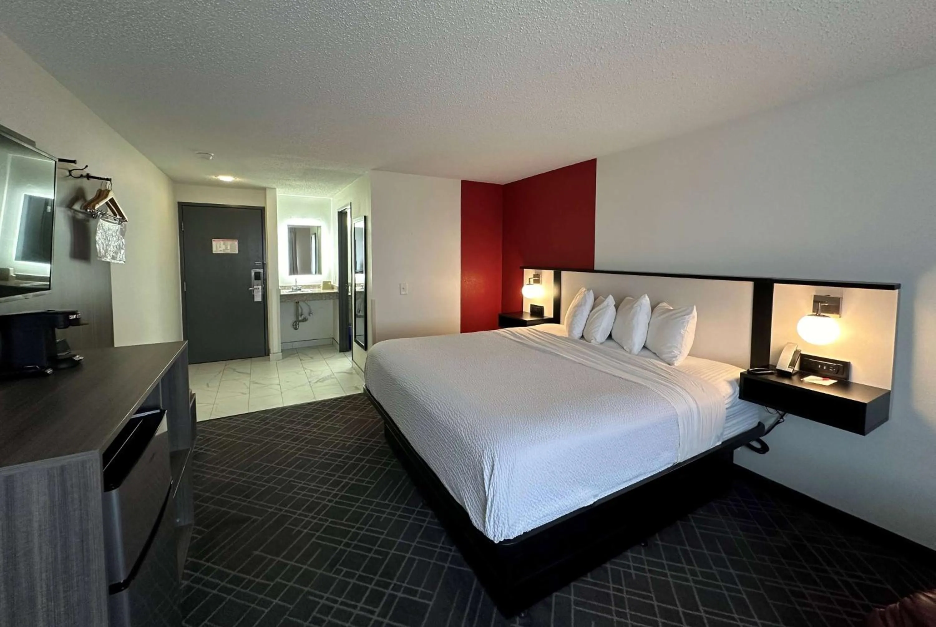 King Room - Non-Smoking in Ramada by Wyndham Waupaca