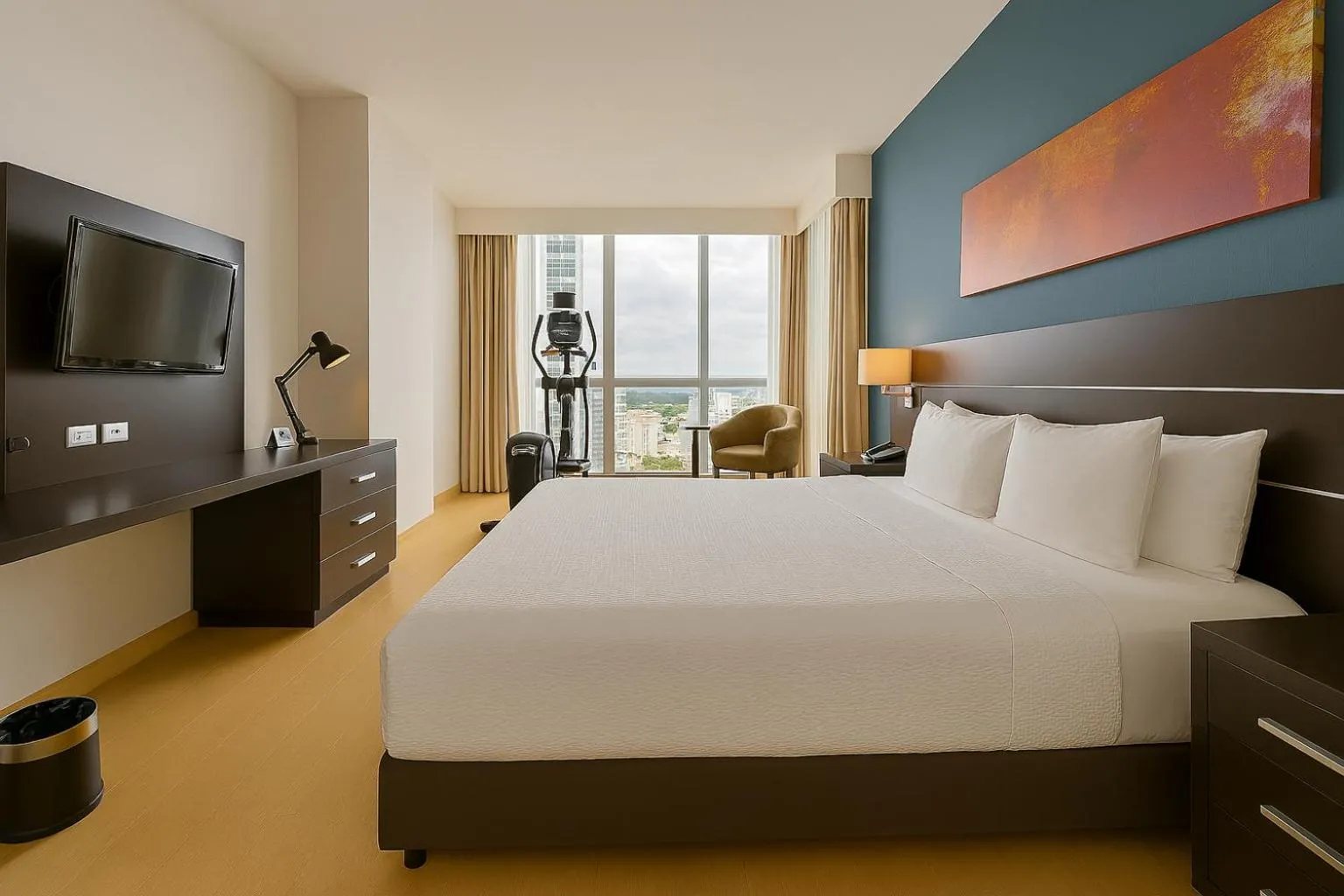 Deluxe Fitness King Room in Tryp by Wyndham Panama Centro