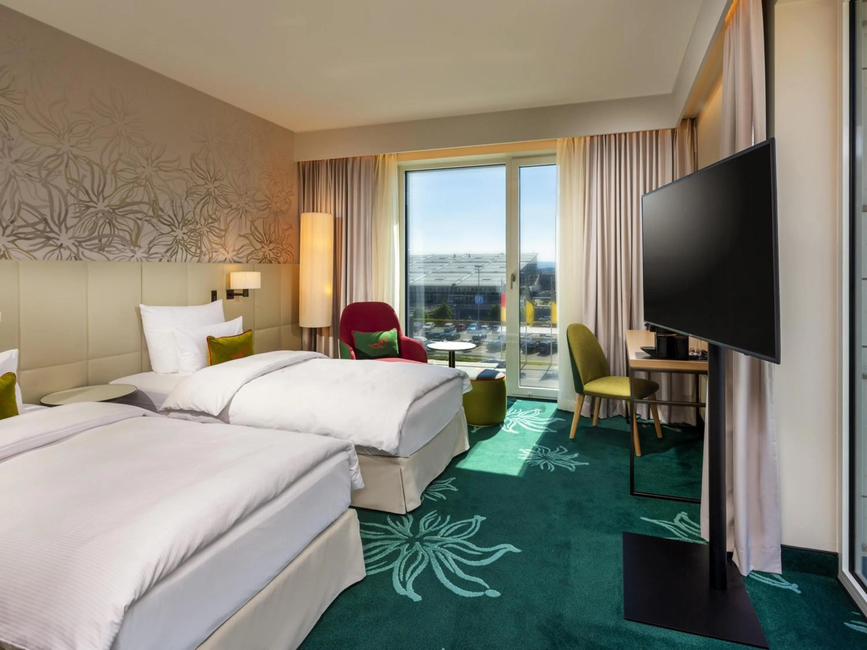 Superior Twin Room in Mövenpick Hotel Stuttgart Messe & Congress