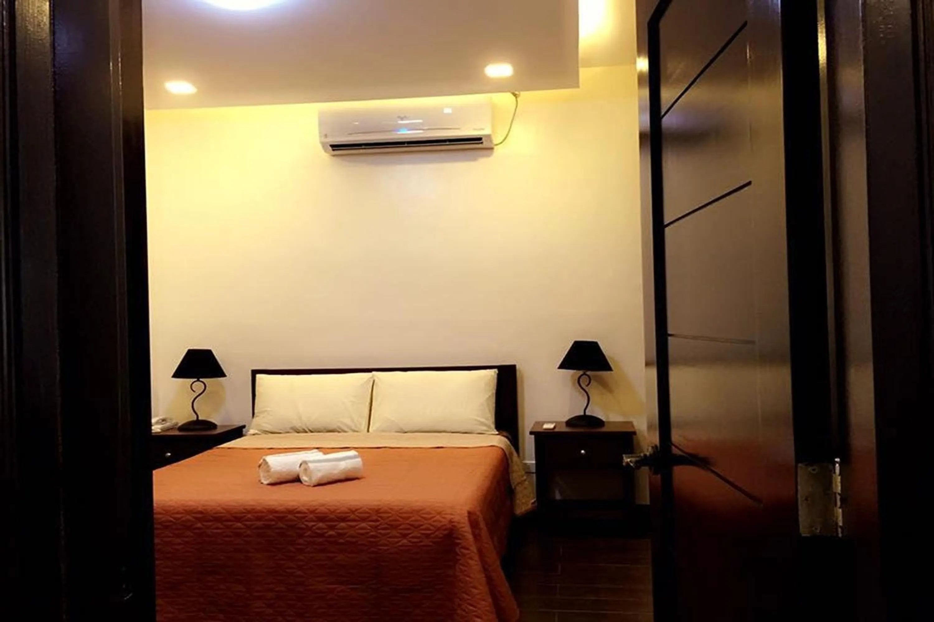 Deluxe Queen Suite in Jo Carter's Hotel and Suites Angeles City