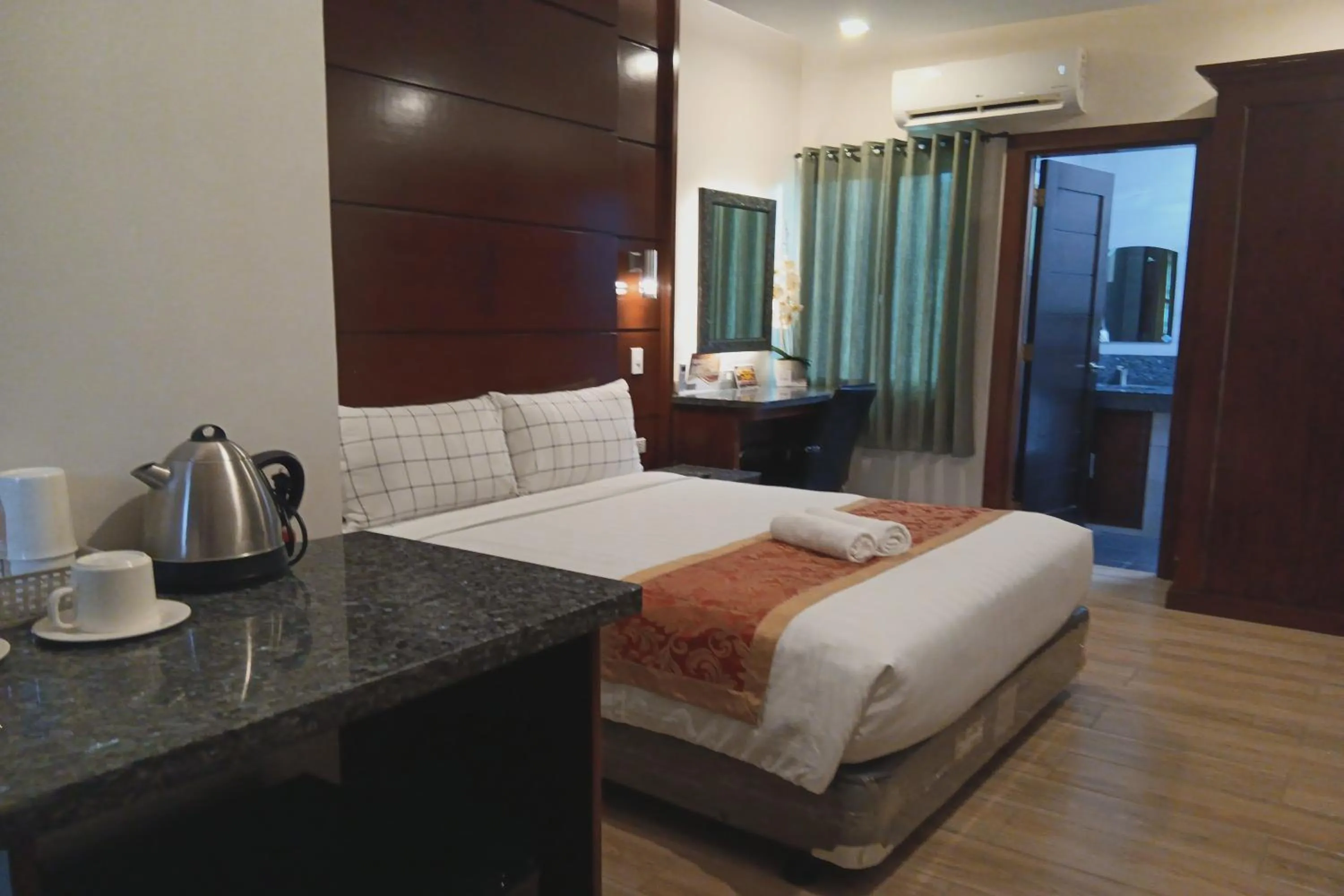 Superior Double Room in Jo Carter's Hotel and Suites Angeles City