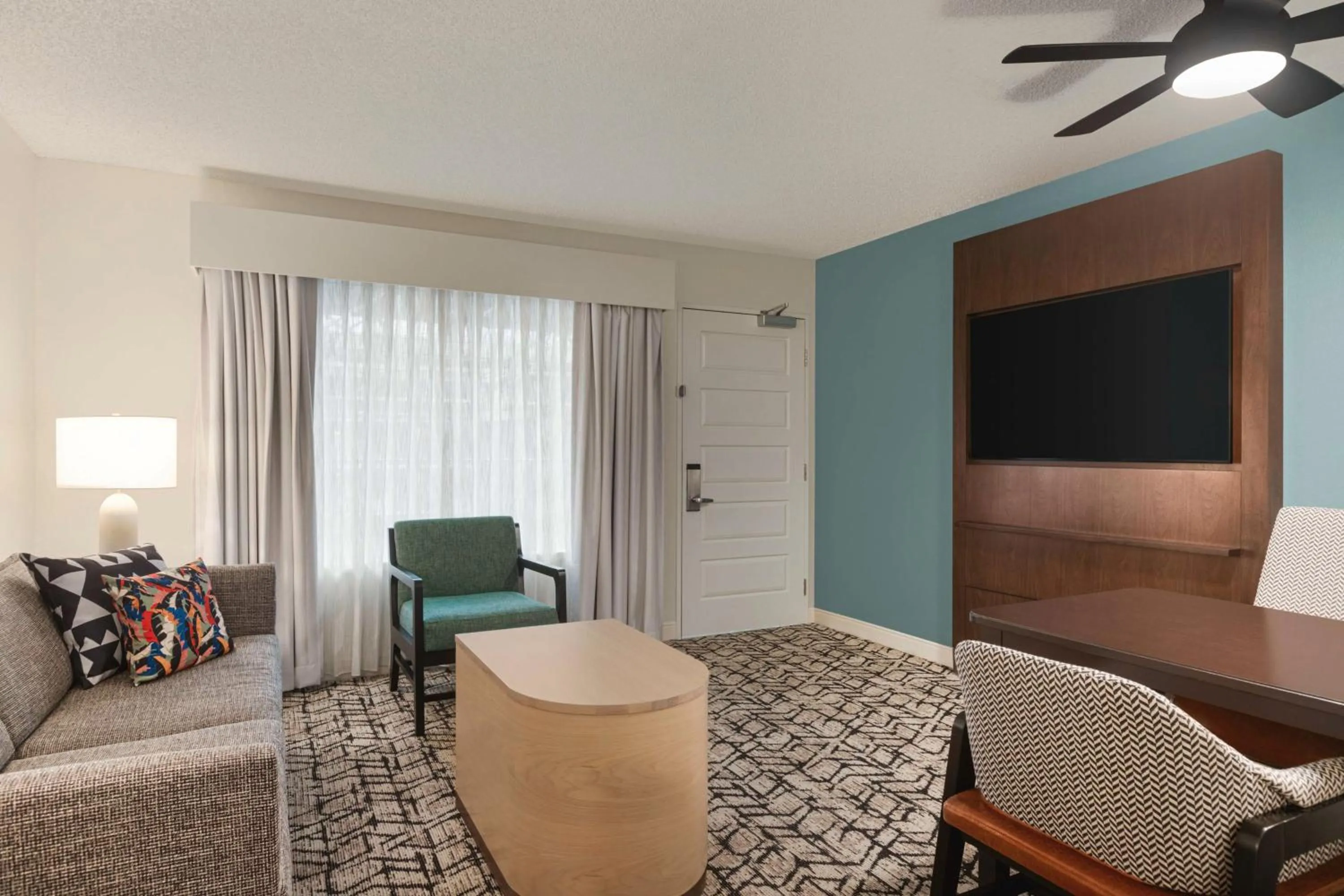 Premium King Suite - Mobility Access Tub in Embassy Suites by Hilton Fort Lauderdale 17th Street