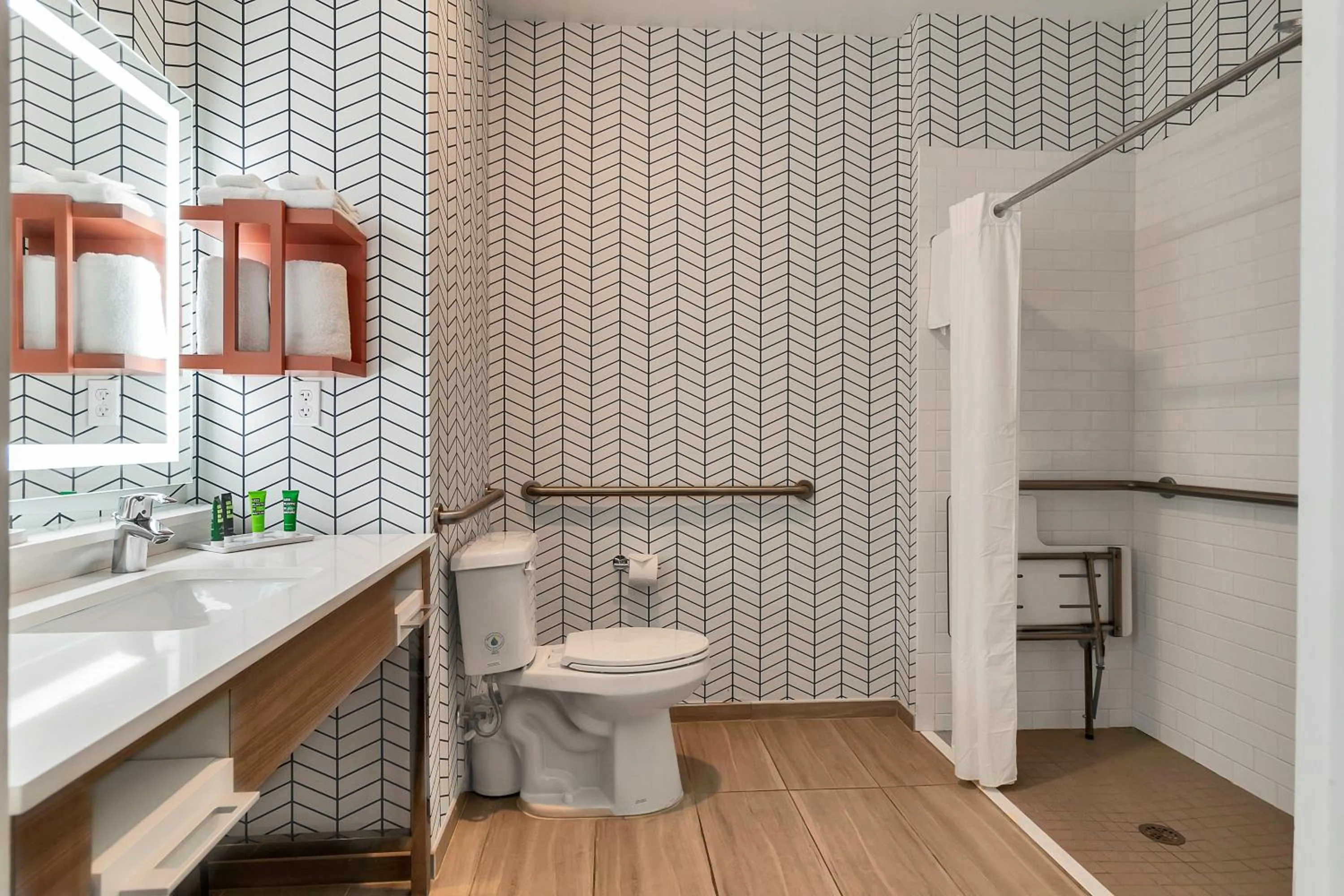 Queen Suite with Two Queen Beds and Mobility Accessible Roll-In Shower in Evoke Destin Hotel