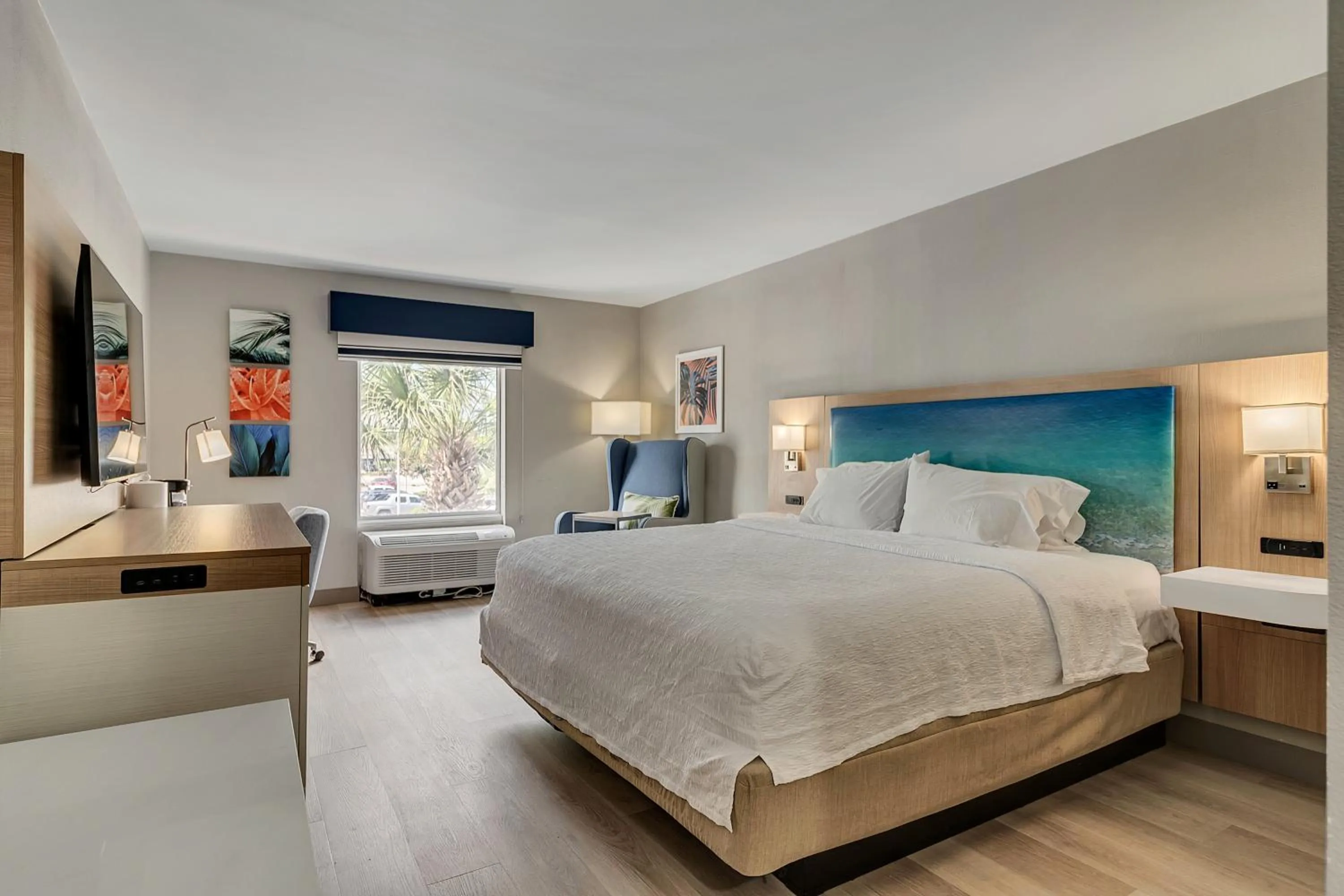 Standard King Room in Evoke Destin Hotel