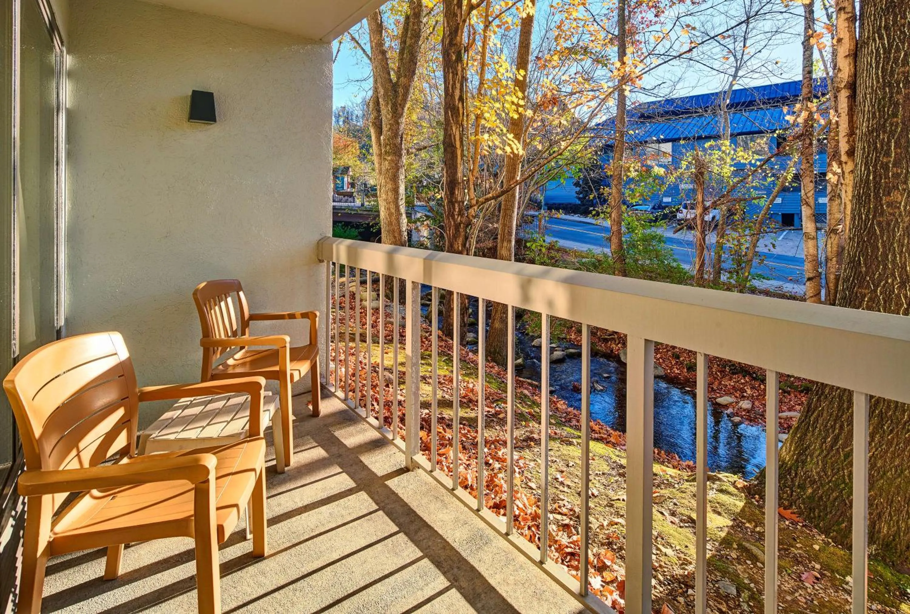 King Study with View - Non-Smoking in Hampton Inn Gatlinburg
