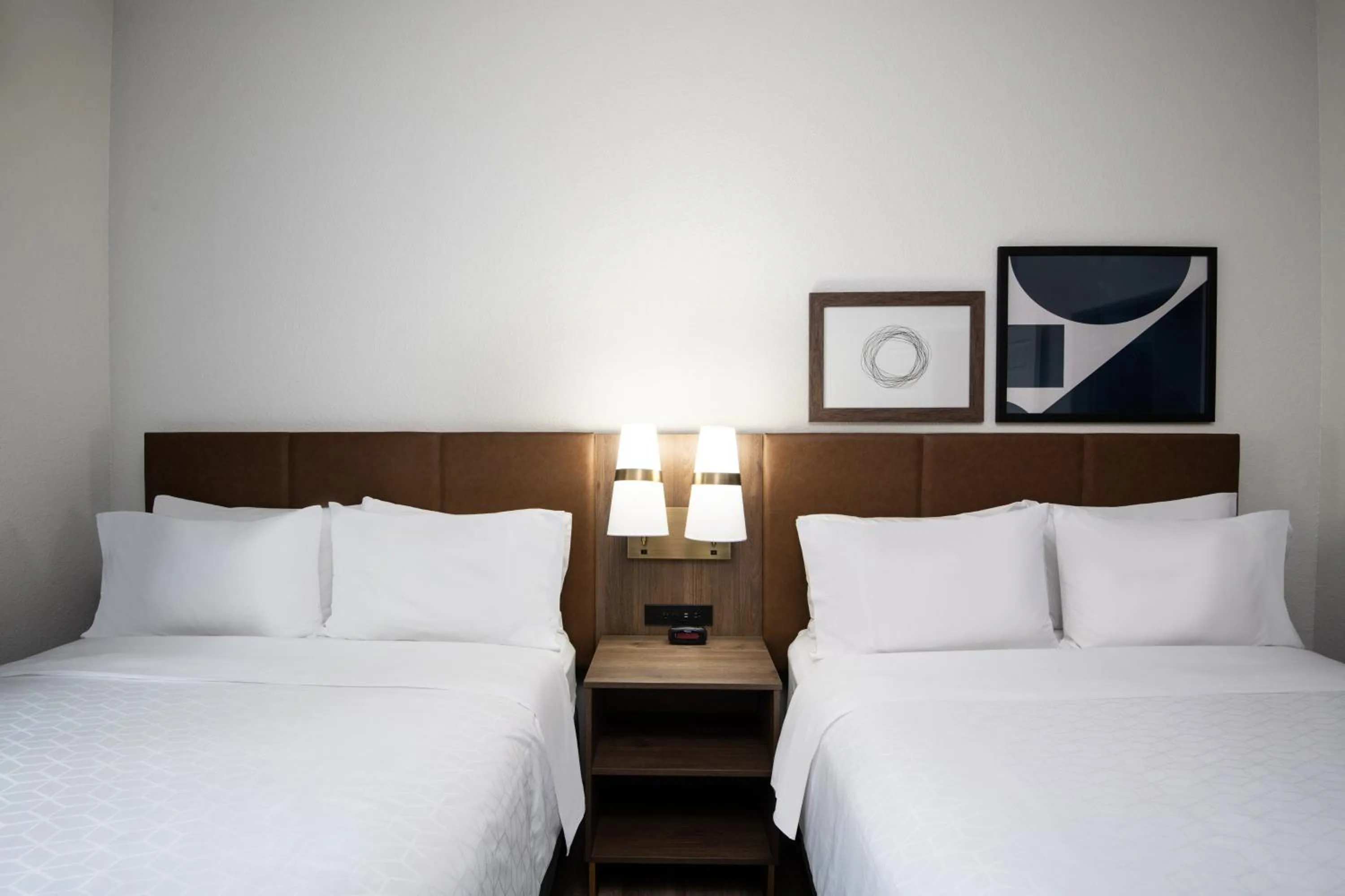One-Bedroom Suite with Two Queen Beds in Staybridge Suites Phoenix Glendale Sports Dist by IHG
