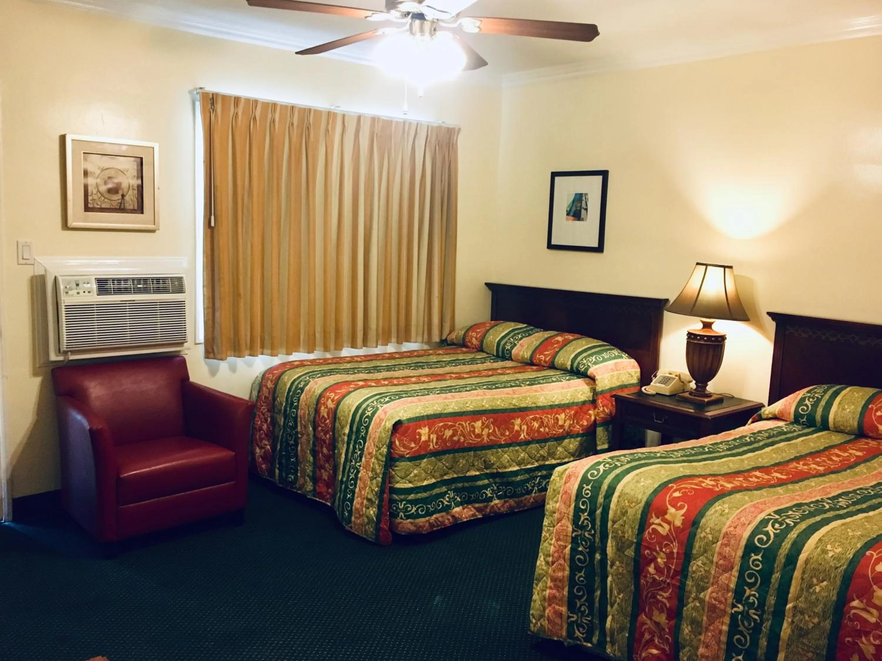 Deluxe Double Room - single occupancy in Los Feliz Hotel