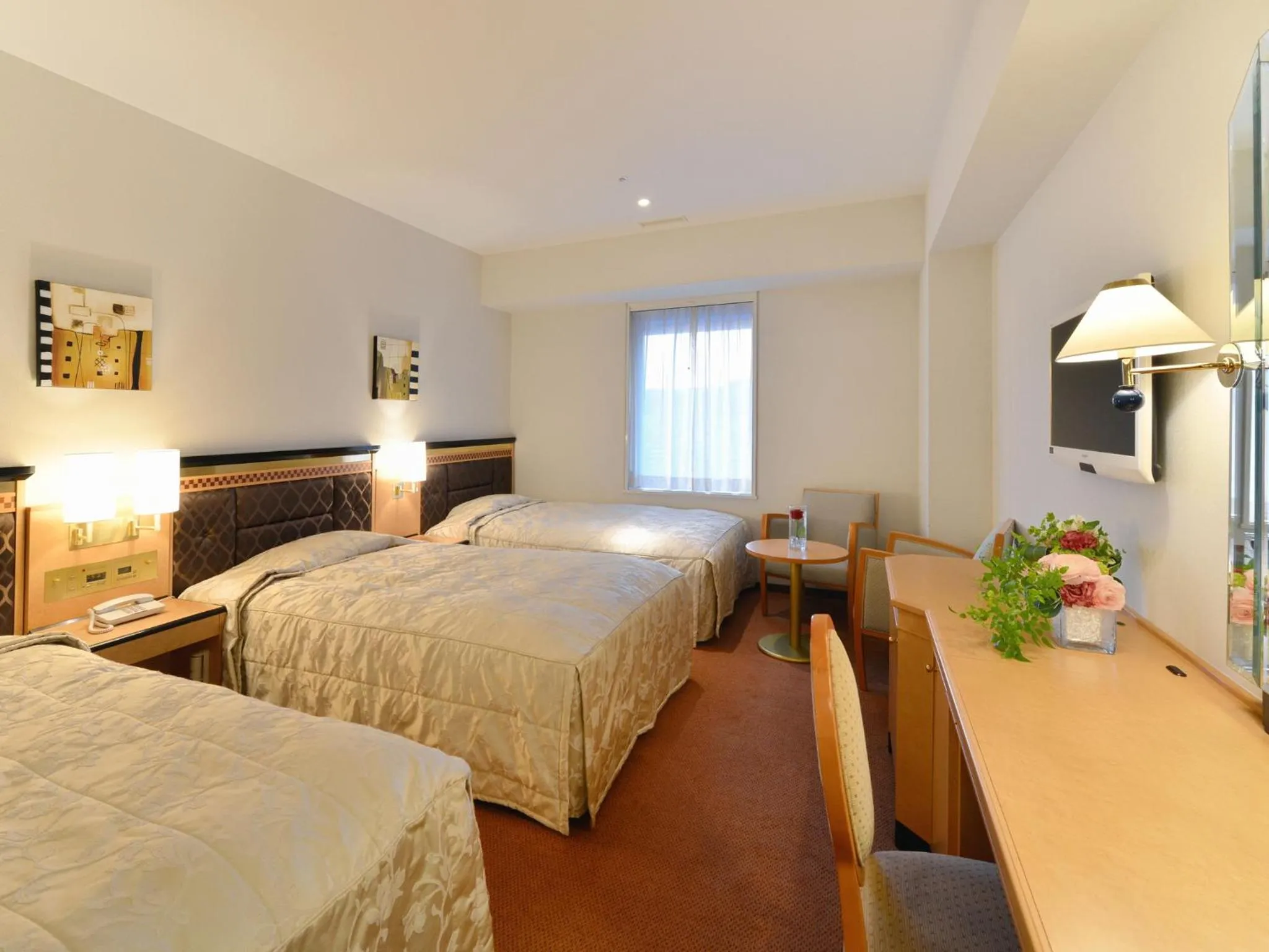 Triple Room - Non-Smoking in Hotel Crown Palais Kobe