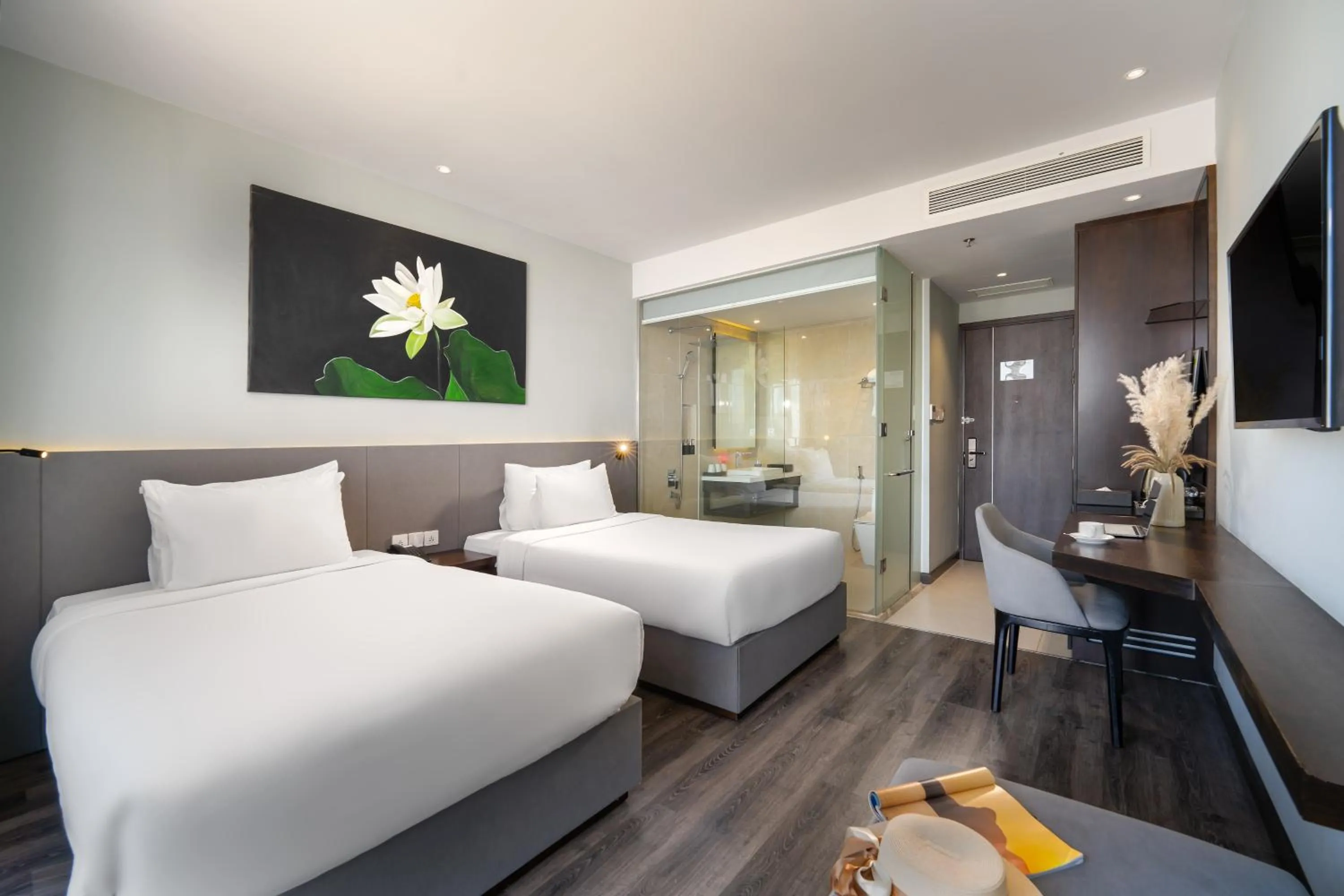 Superior Twin Room in Everland Hotel