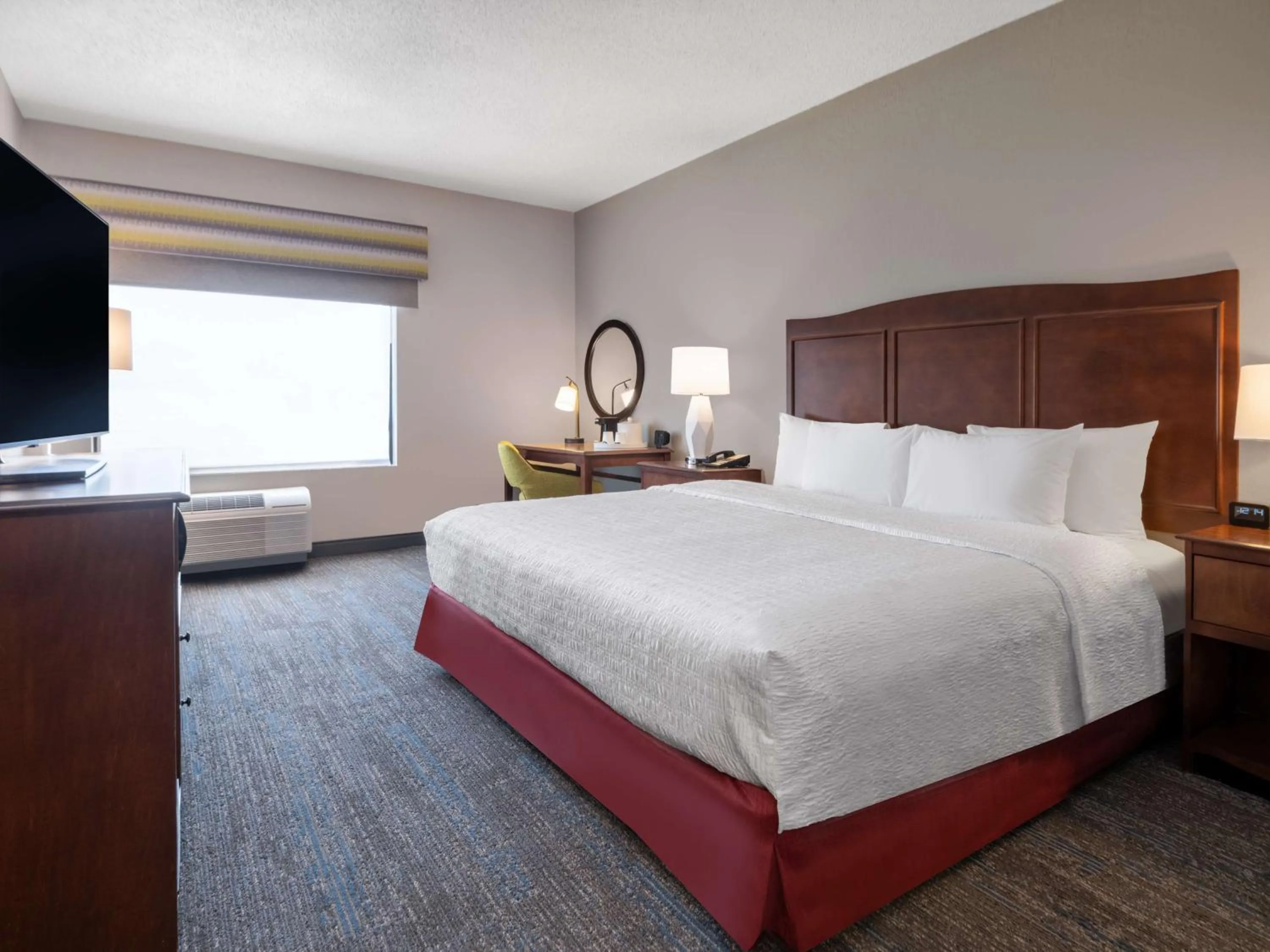 King Room - Mobility Access/Non-Smoking in Hampton Inn Deerfield Beach
