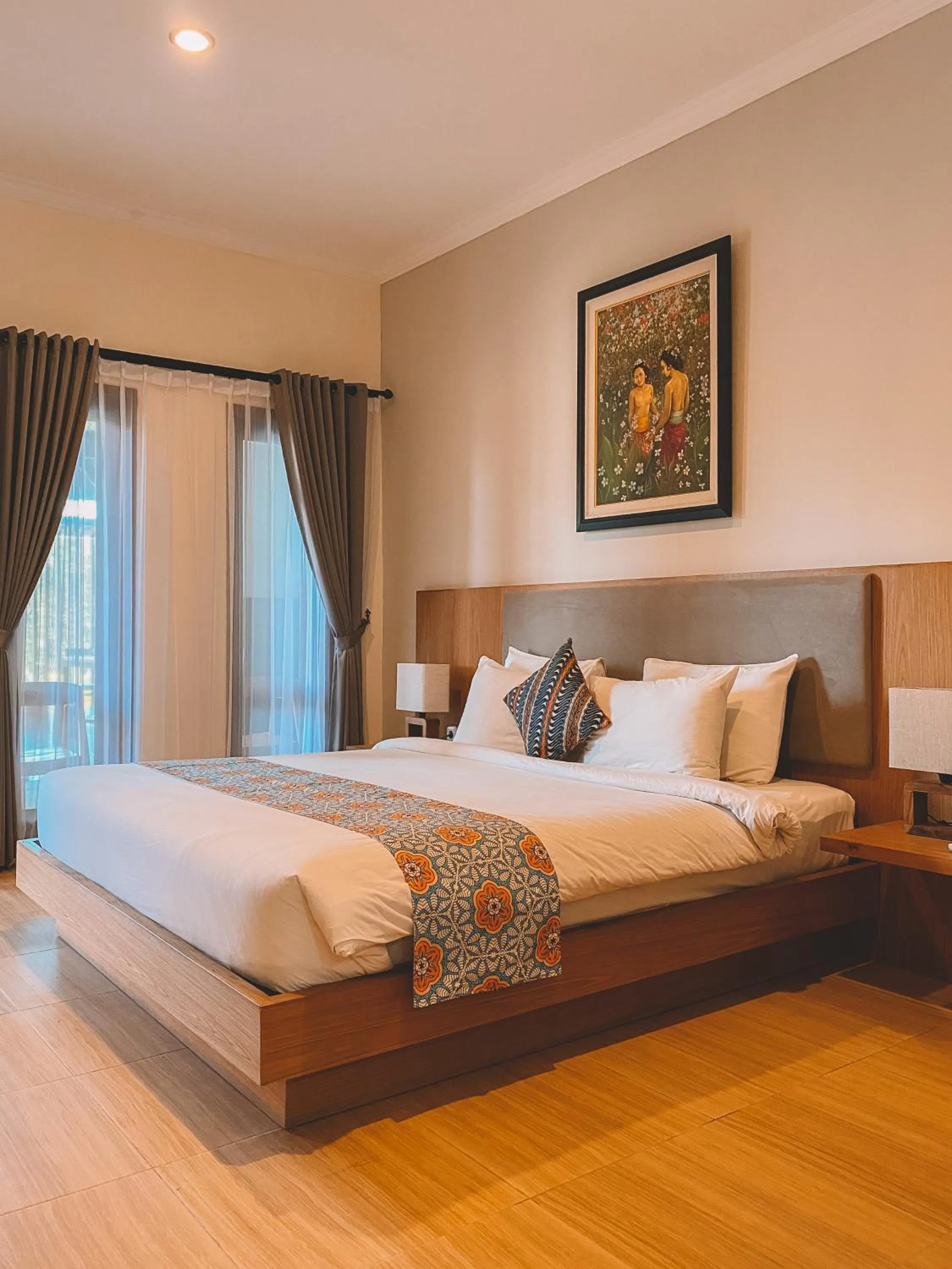 Deluxe King Room in Perissos Echo Beach