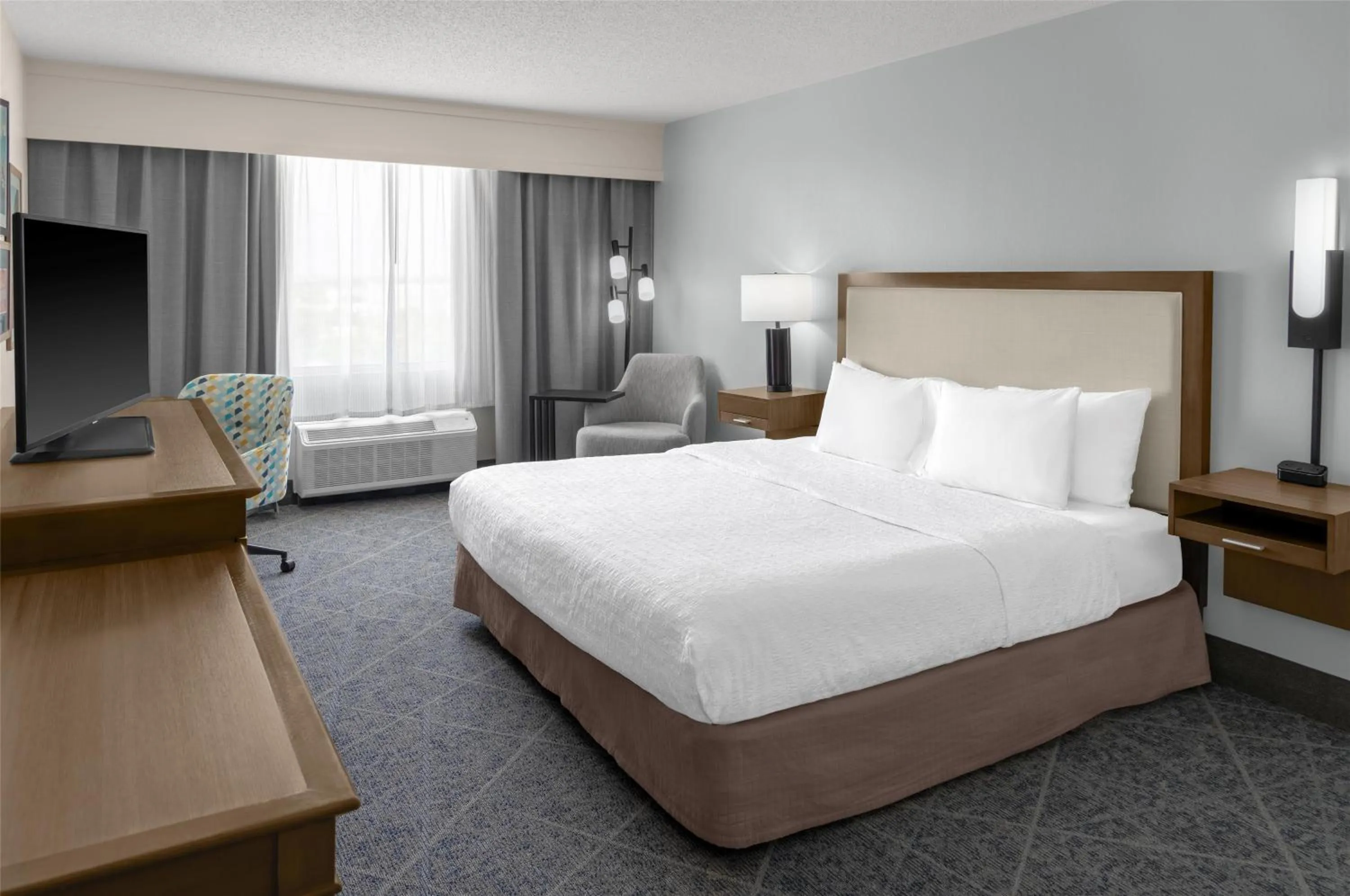 King Room - Mobility Access/Non-Smoking in Hampton Inn Fort Lauderdale Downtown Las Olas Area