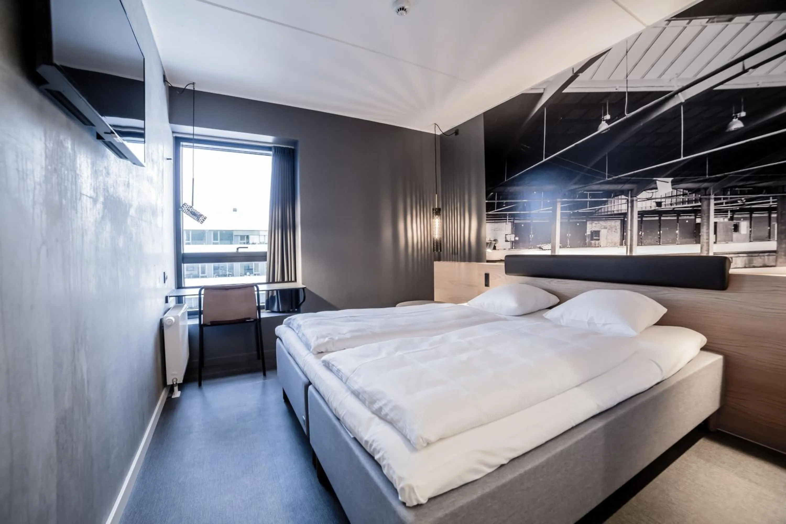 Standard Double Room with One King Bed in Four Points Flex by Sheraton Aarhus Skejby