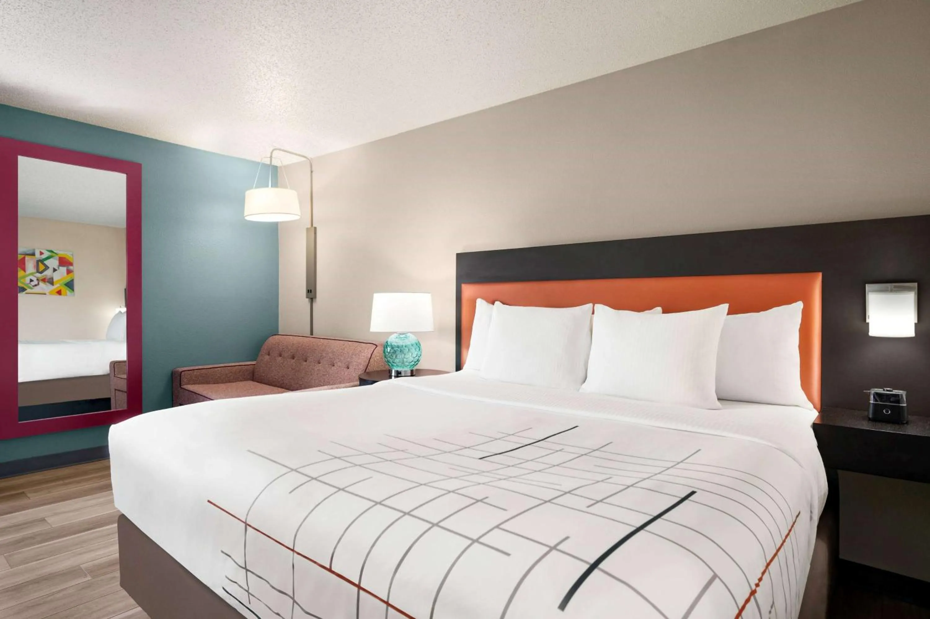 Deluxe King Room in La Quinta Inn by Wyndham Columbus Dublin