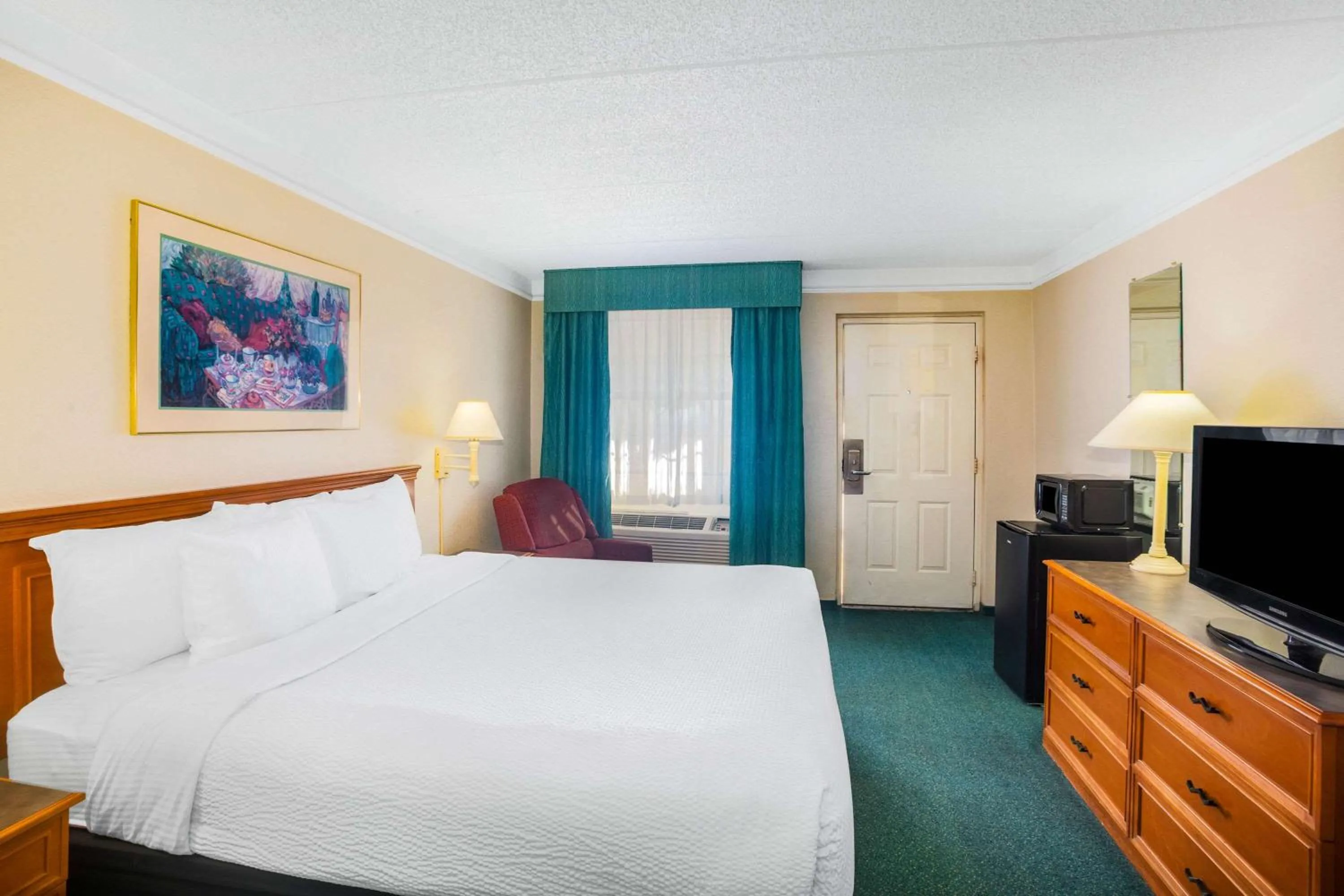 King Room - Non-Smoking in Super 8 by Wyndham Eagle Pass