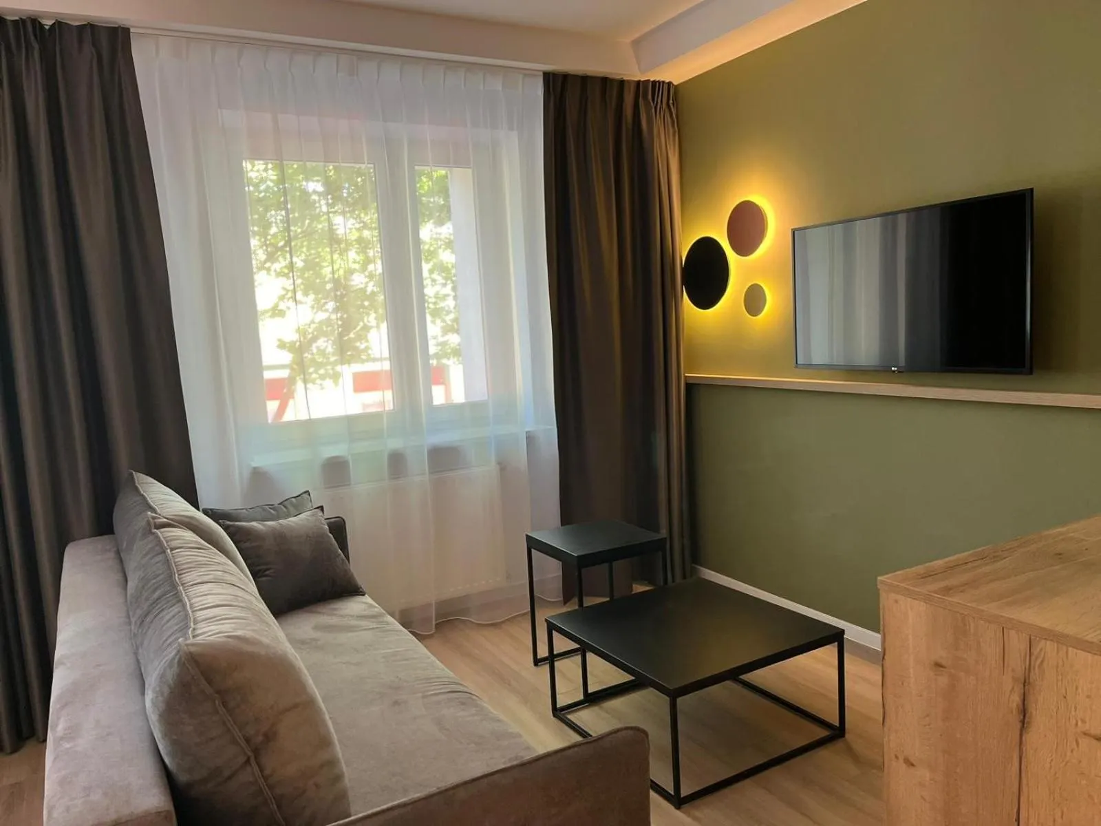 King Suite with Sofa Bed in Campanile Warszawa Północ