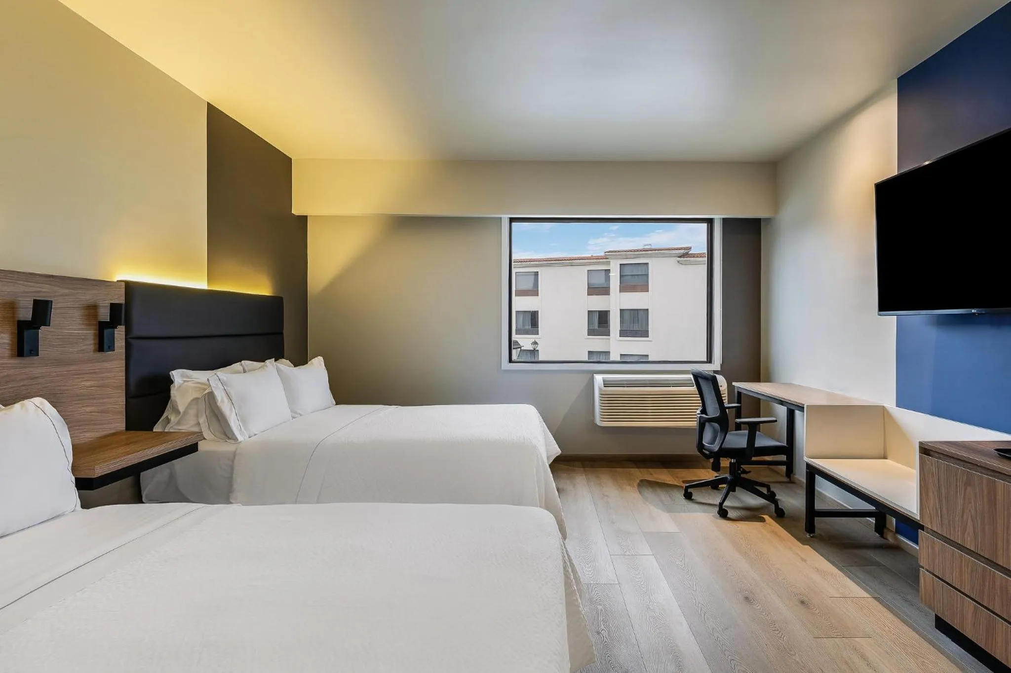 Deluxe Double Room in Fiesta Inn Monterrey la Fe