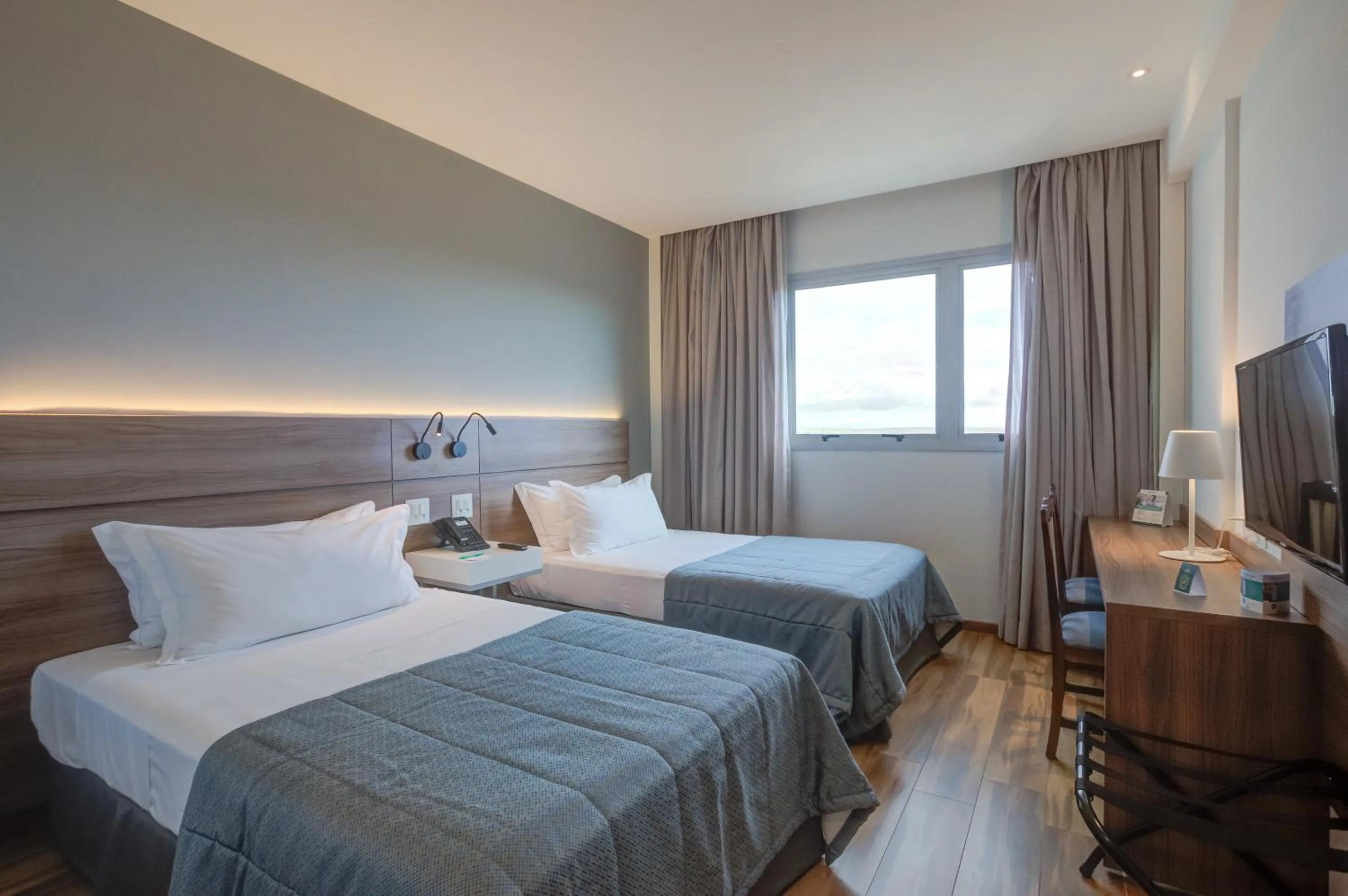 Superior Twin Room in Bourbon Hotel Cambara