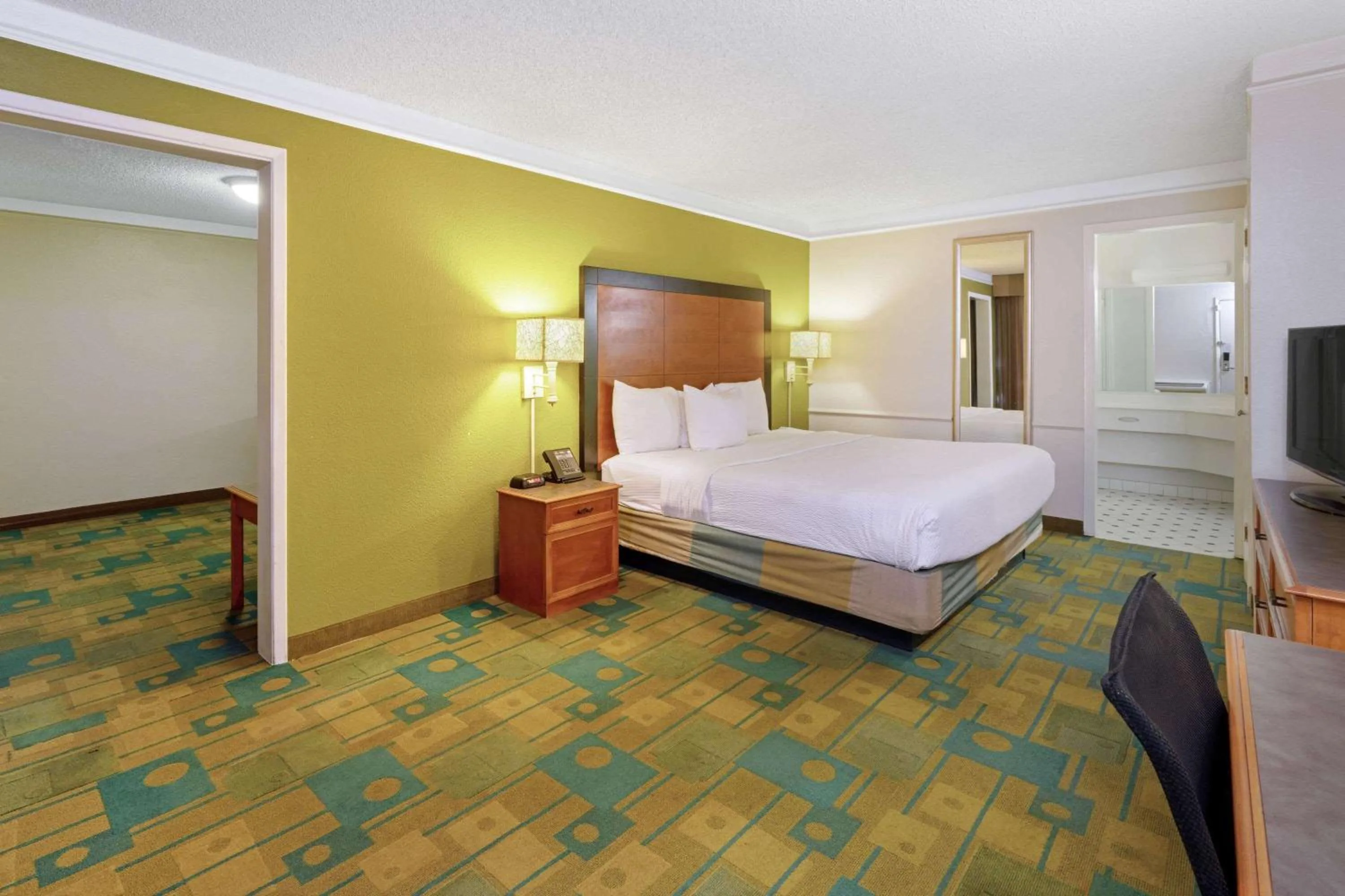 Deluxe One-Bedroom King Suite - Non-Smoking in La Quinta Inn by Wyndham Phoenix North