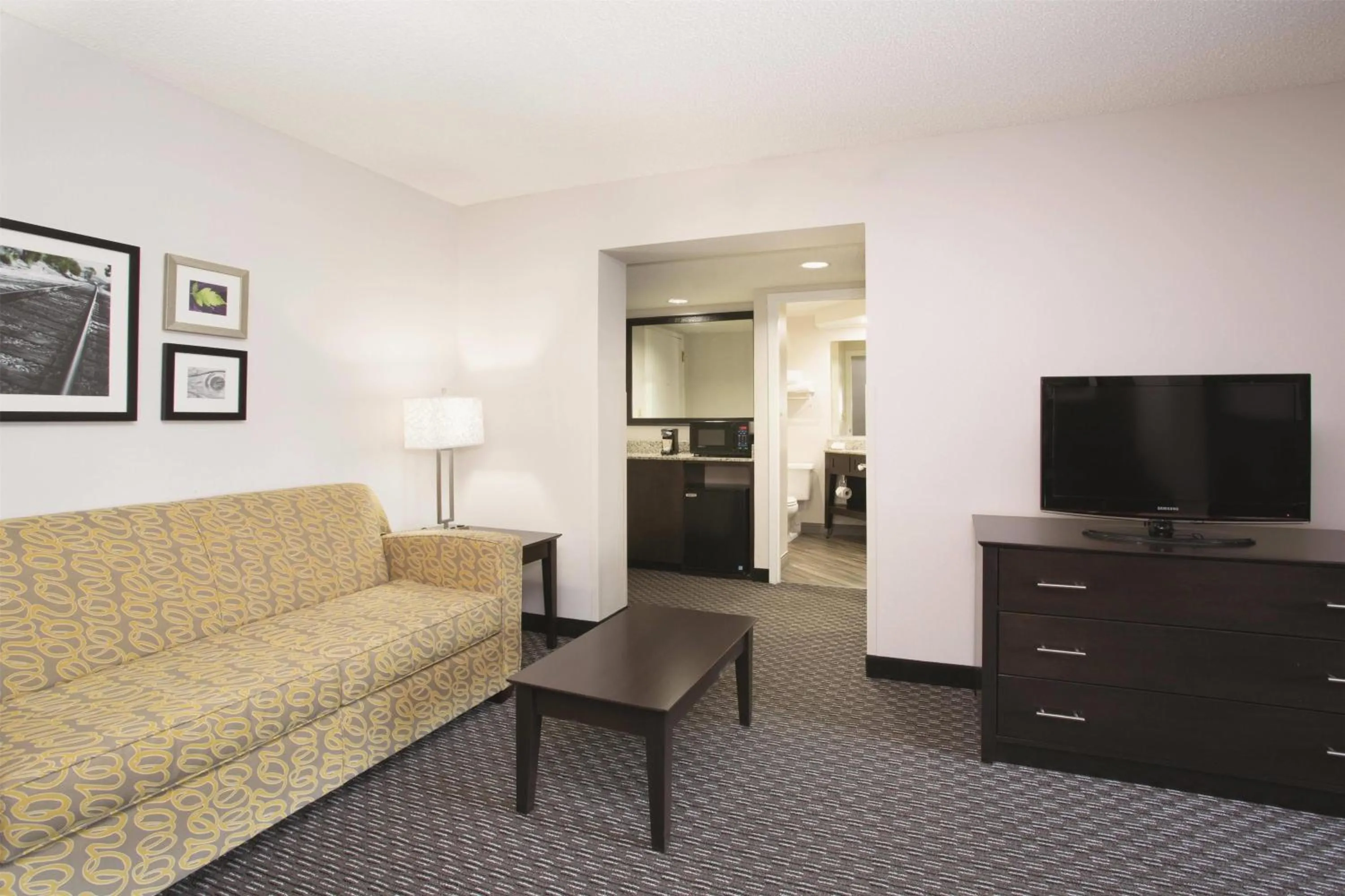 King Suite in La Quinta by Wyndham Denver Englewood Tech Ctr
