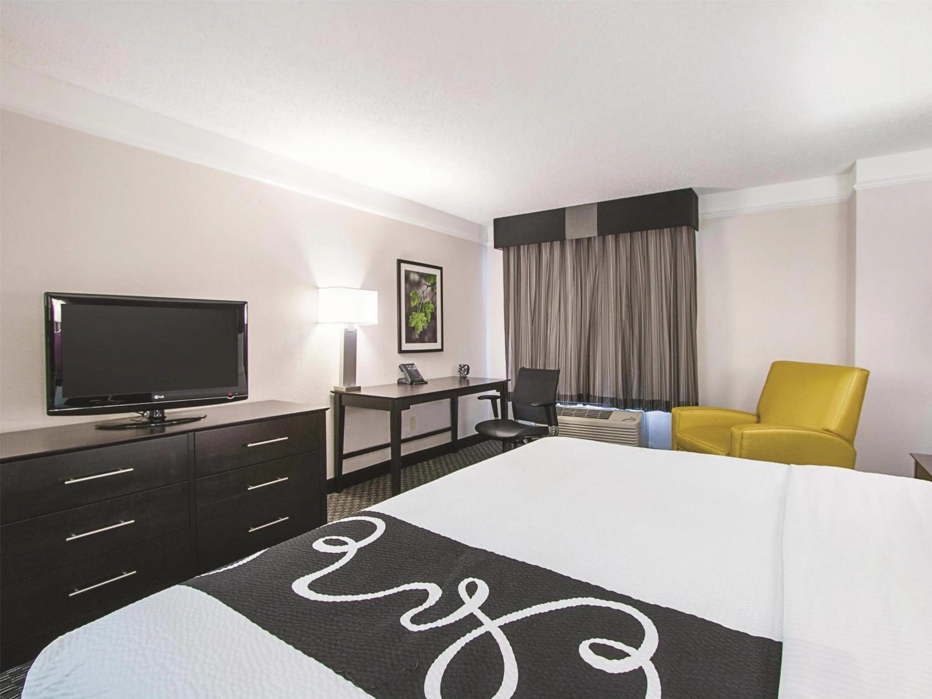 King Room - Disability Access in La Quinta by Wyndham Denver Englewood Tech Ctr