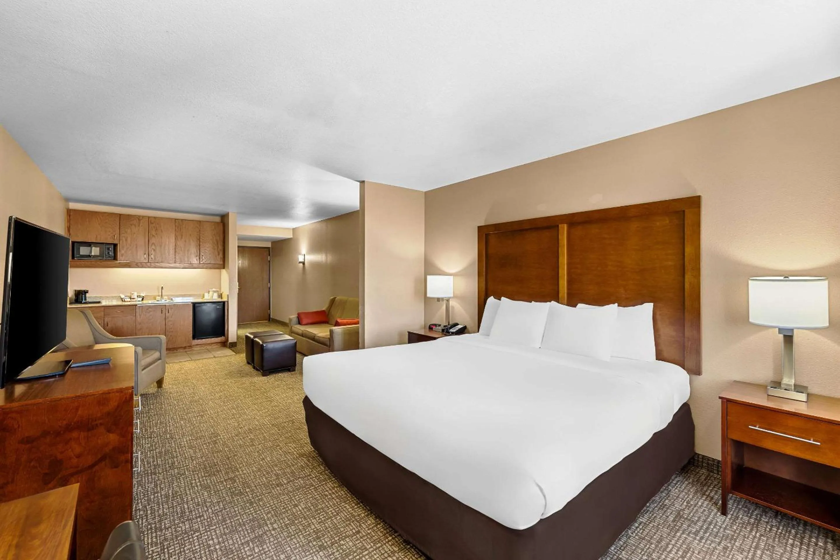 King Suite - Accessible/Non-Smoking in Comfort Inn Benson near Kartchner Caverns