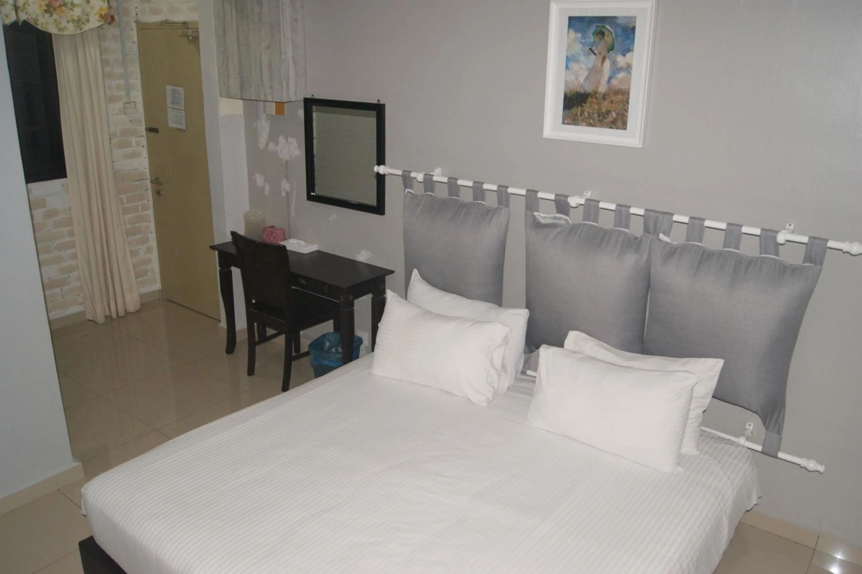 Deluxe King Room in HOTEL SHAFURA 2