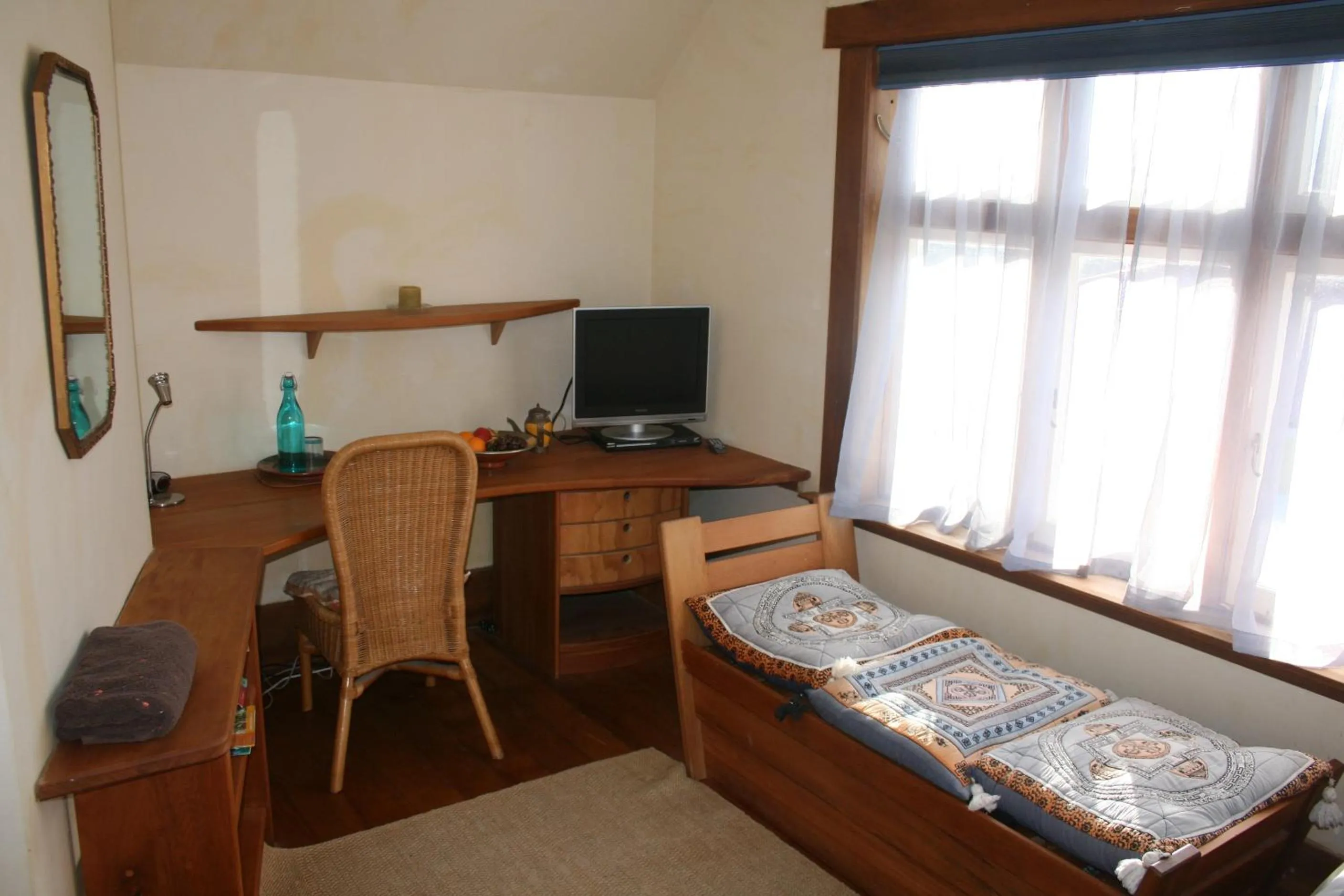 Single Room with Shared Bathroom - single occupancy in Joya Garden & Villa Studios