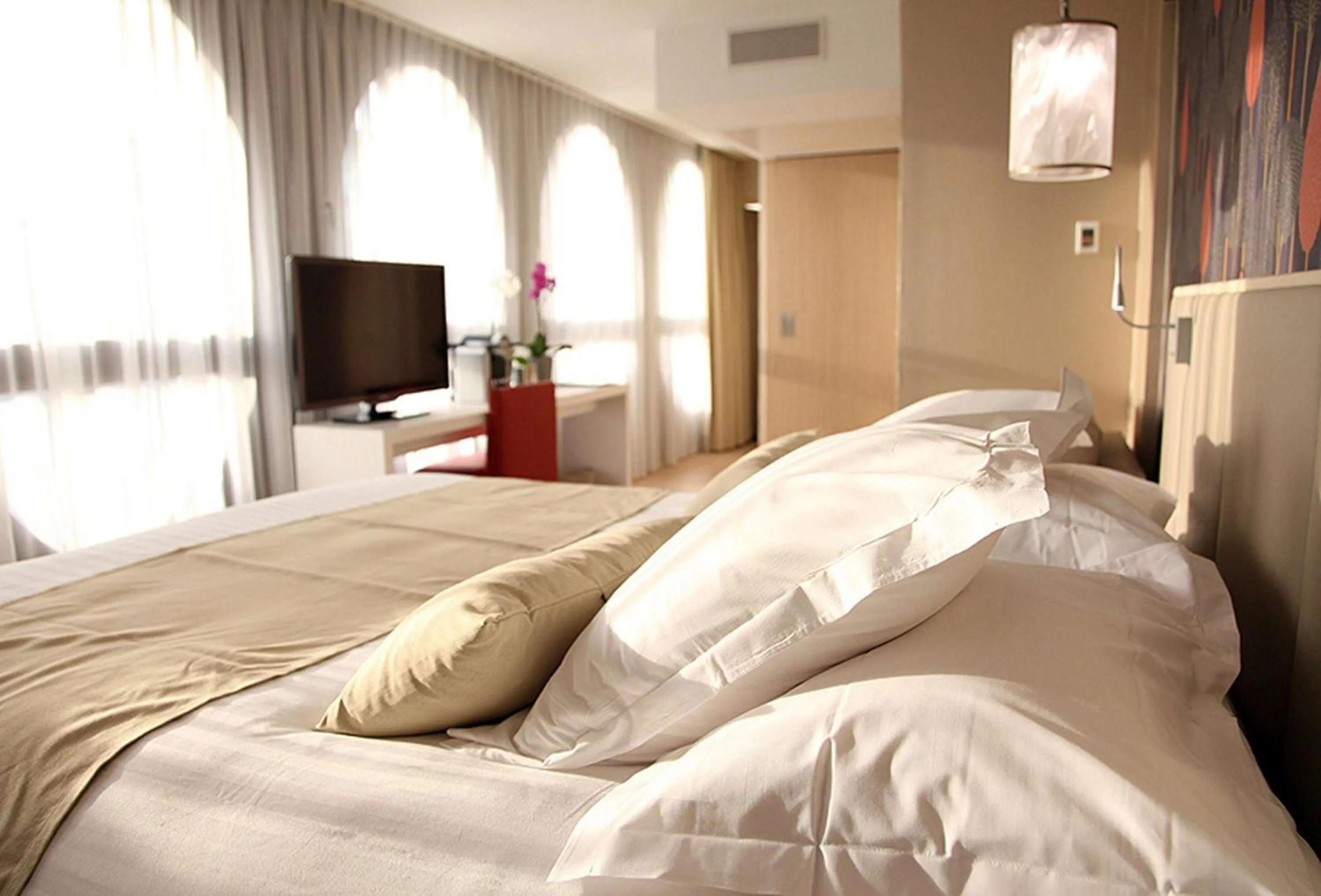 Junior King Suite with Sofa Bed in Best Western Premier Why Hotel