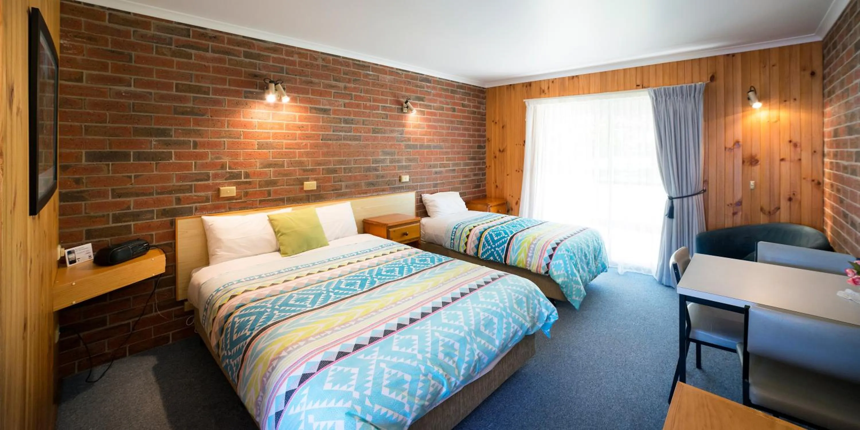 Twin Room with Garden View in Kookaburra Motor Lodge