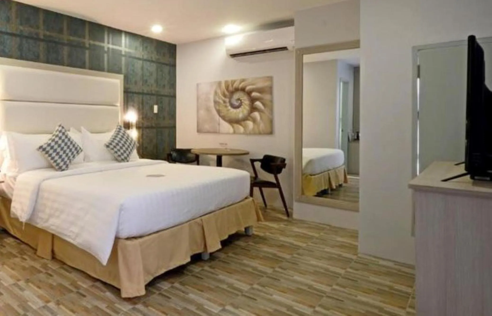 Deluxe Room in Amethyst Boutique Hotel Cebu powered by Cocotel