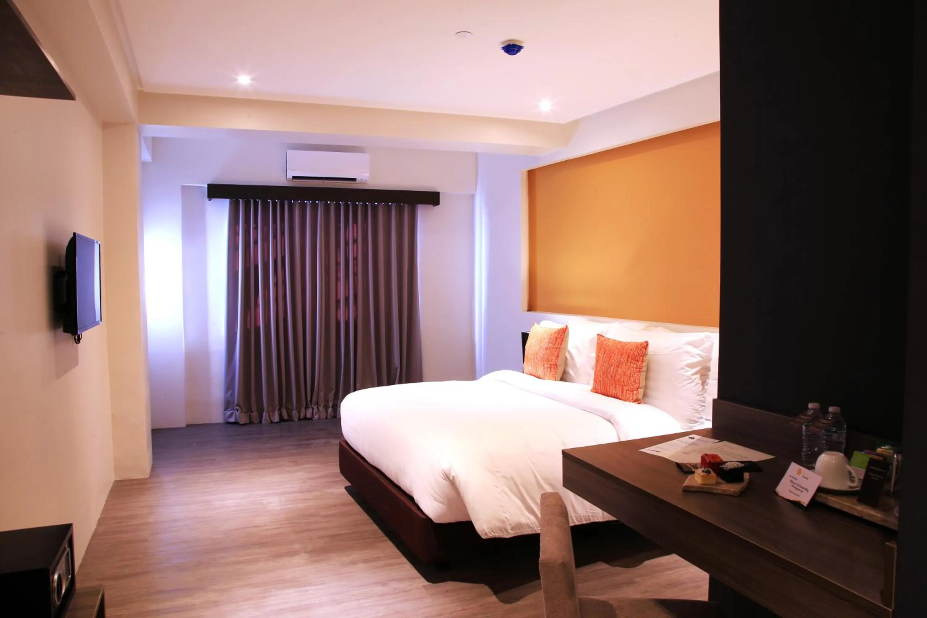 Deluxe Queen Room in PROXY by The Oriental Albay