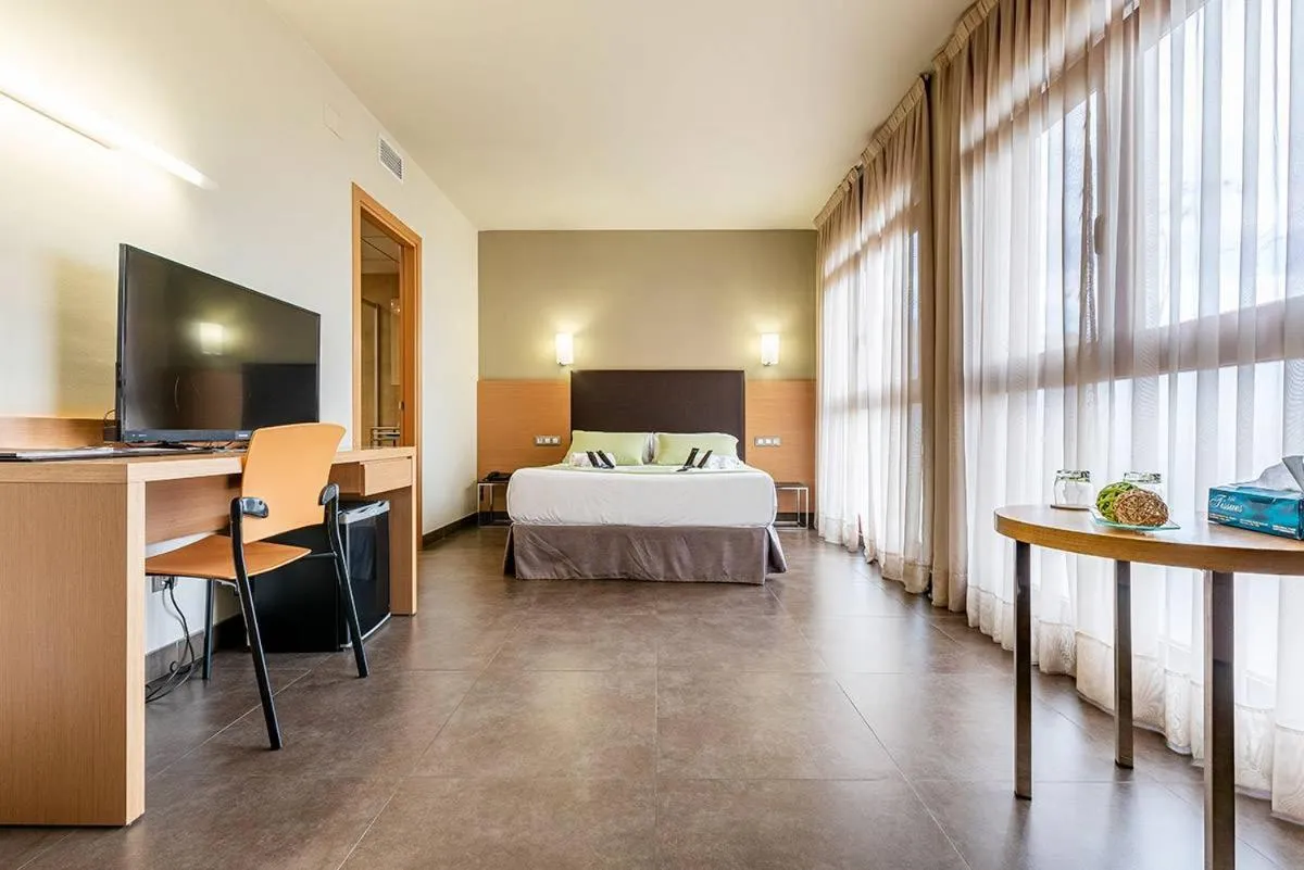Superior Double or Twin Room - single occupancy in Hotel Pere III El Gran