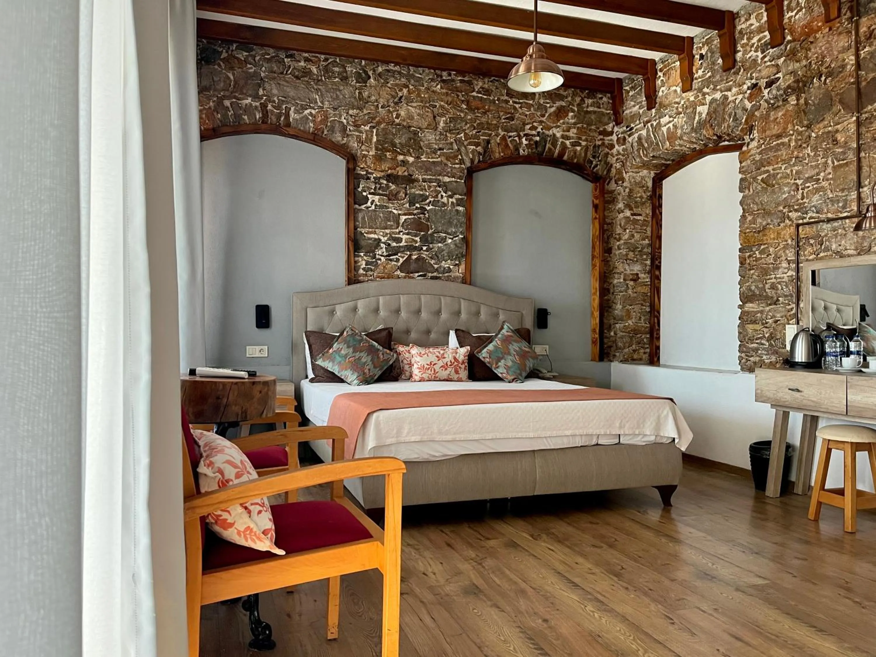  Deluxe Suite with Sea View & Terrace in Akkan Hotel