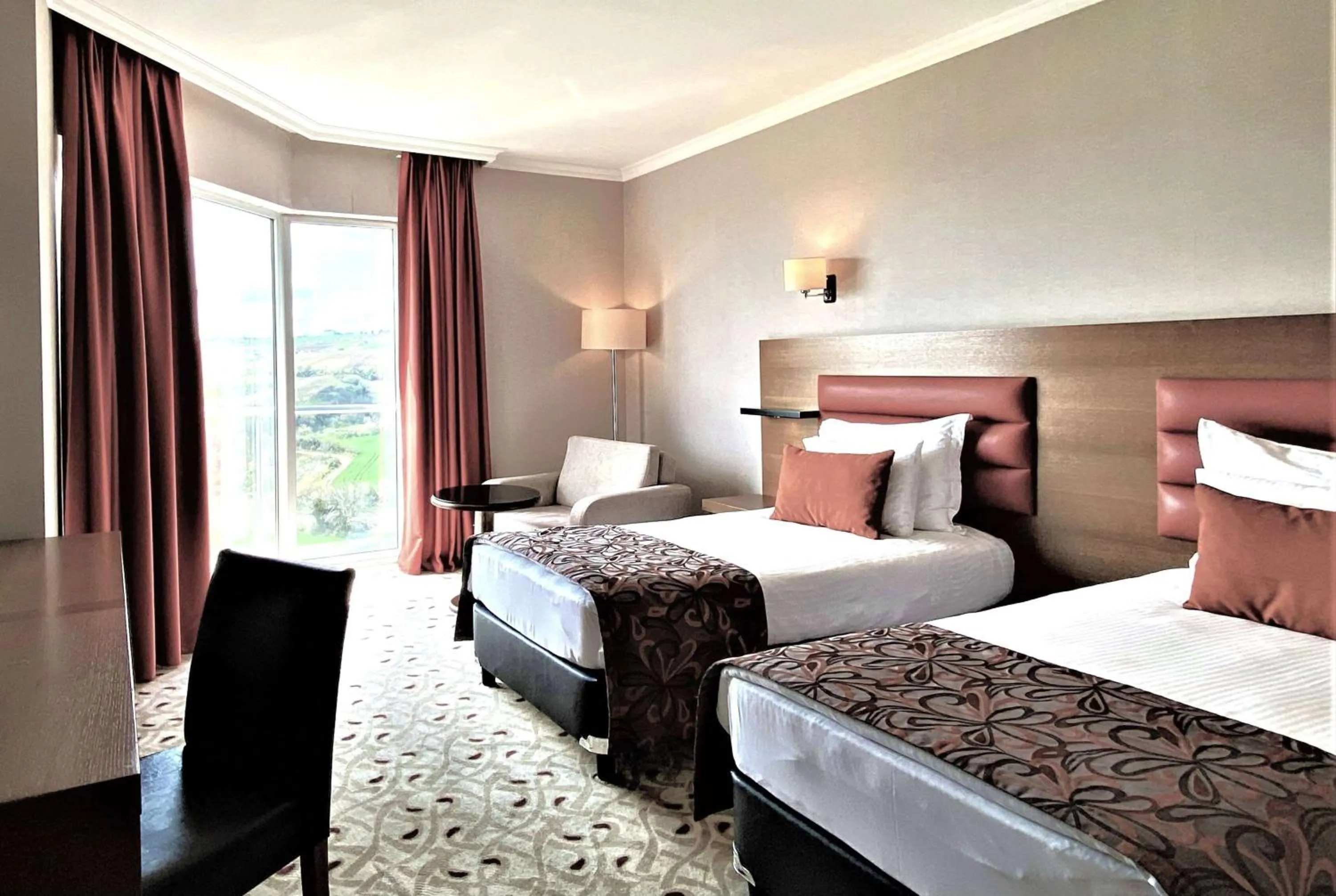 Deluxe Twin Valley and Partial Sea View Non Smoking in Ramada by Wyndham Tekirdağ