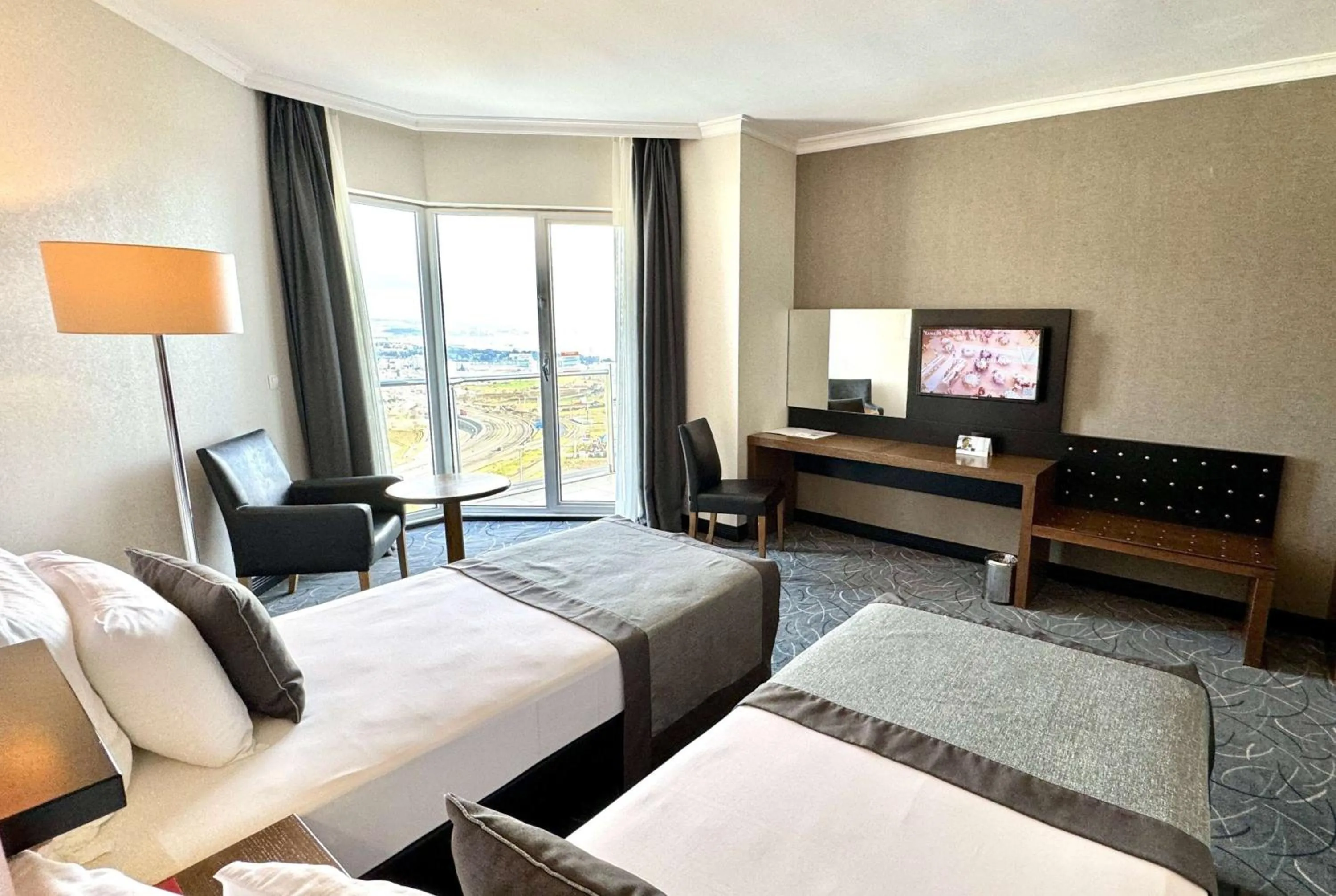 Deluxe Twin Sea and City View Non Smoking in Ramada by Wyndham Tekirdağ