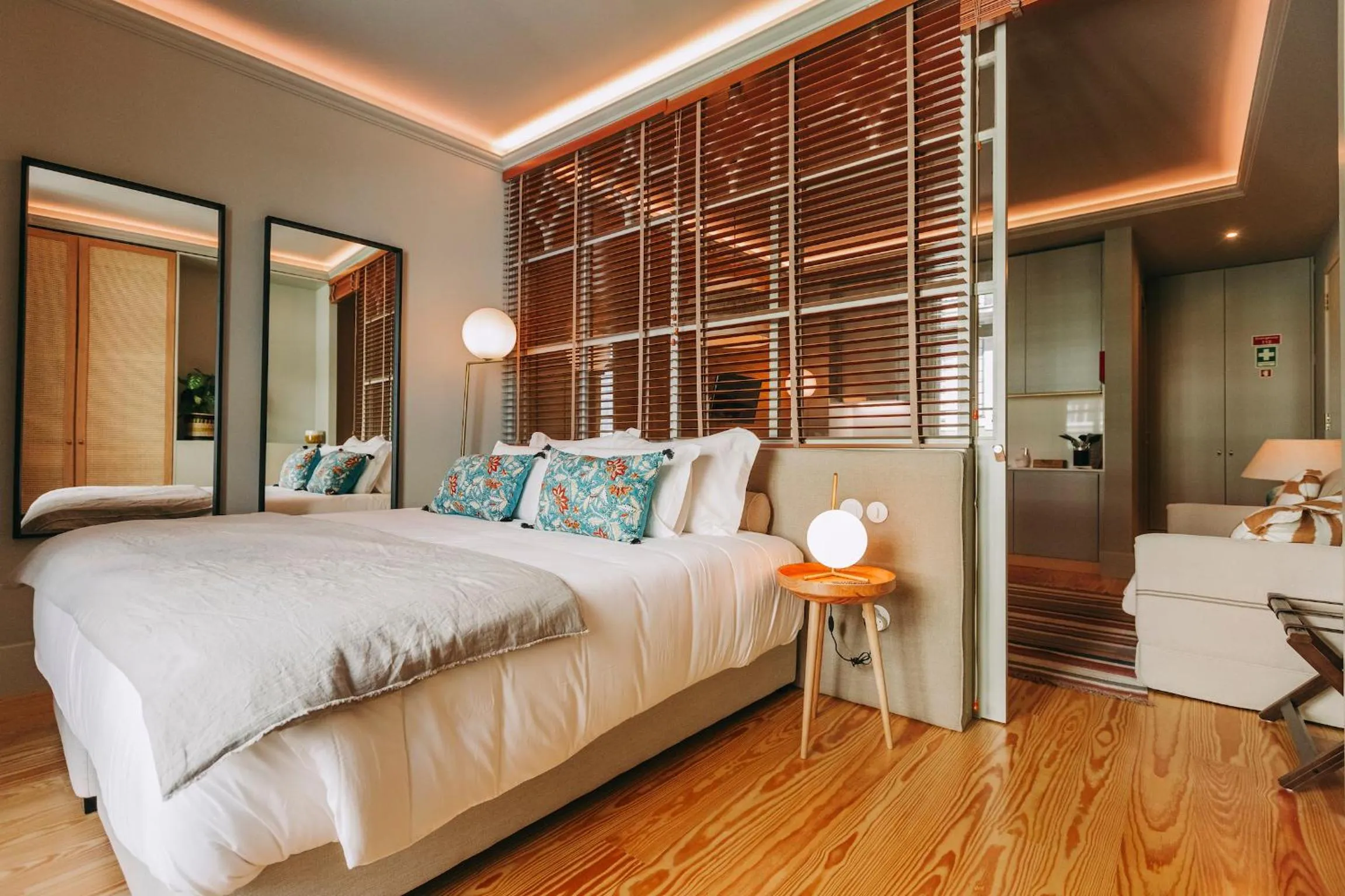 Superior Apartment in Torel 1884 Suites & Apartments