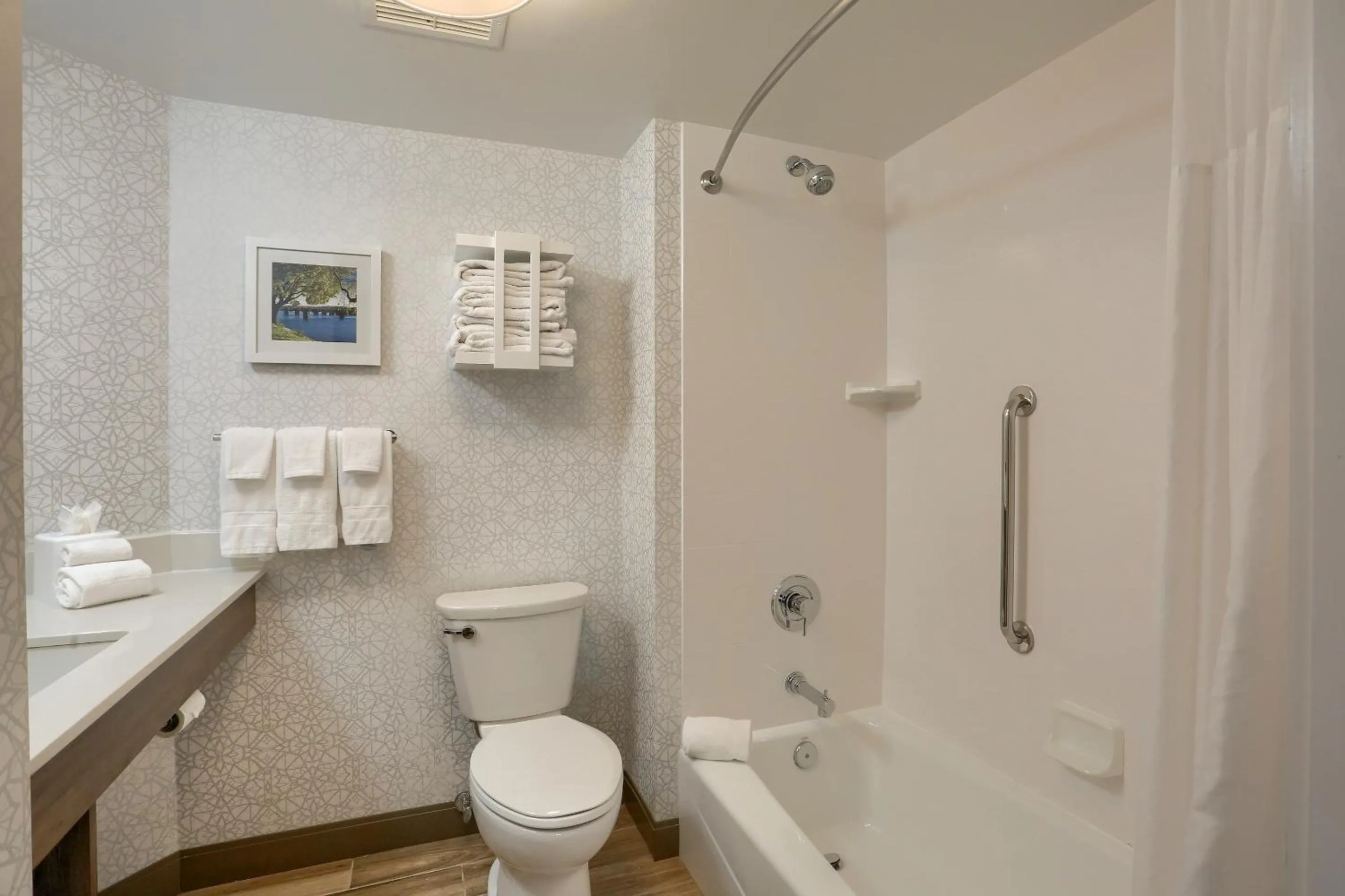 King Room with Sofa Bed and Study - Non-Smoking in Hampton Inn Harrisburg-East/Hershey