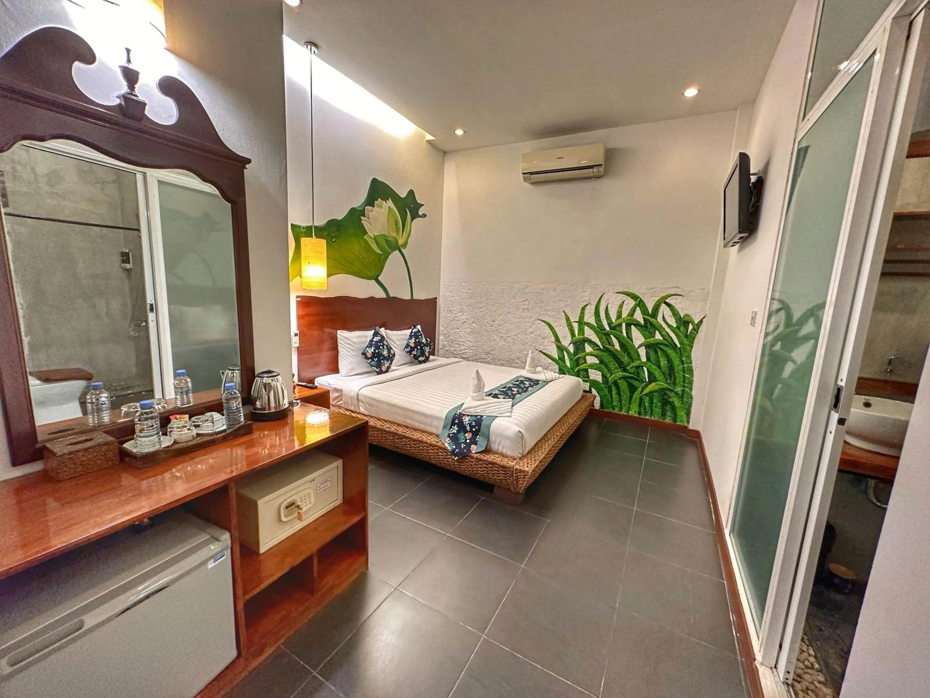 Deluxe Double Room in Monsoon Riverside Hotel