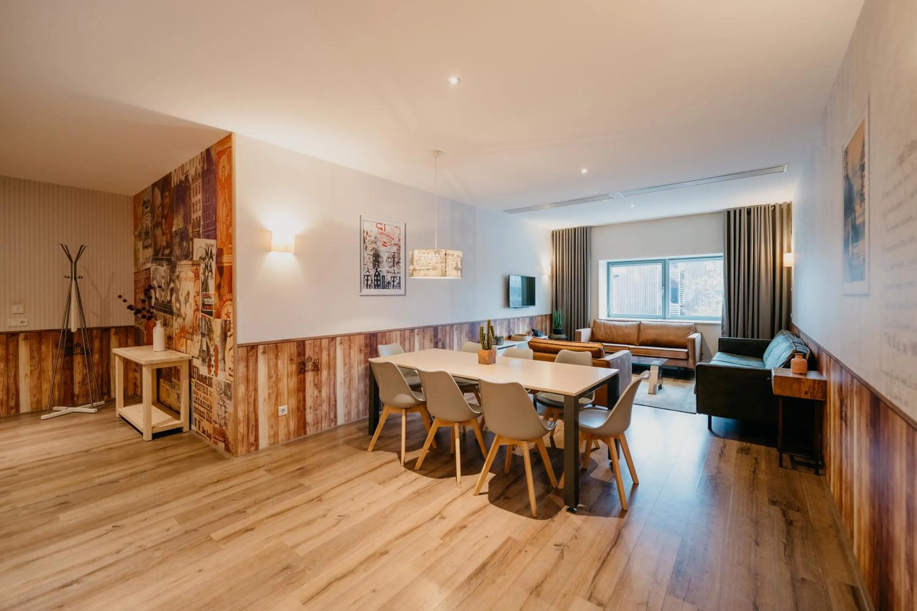 Four-Bedroom Executive Apartment in Amsterdam ID Aparthotel
